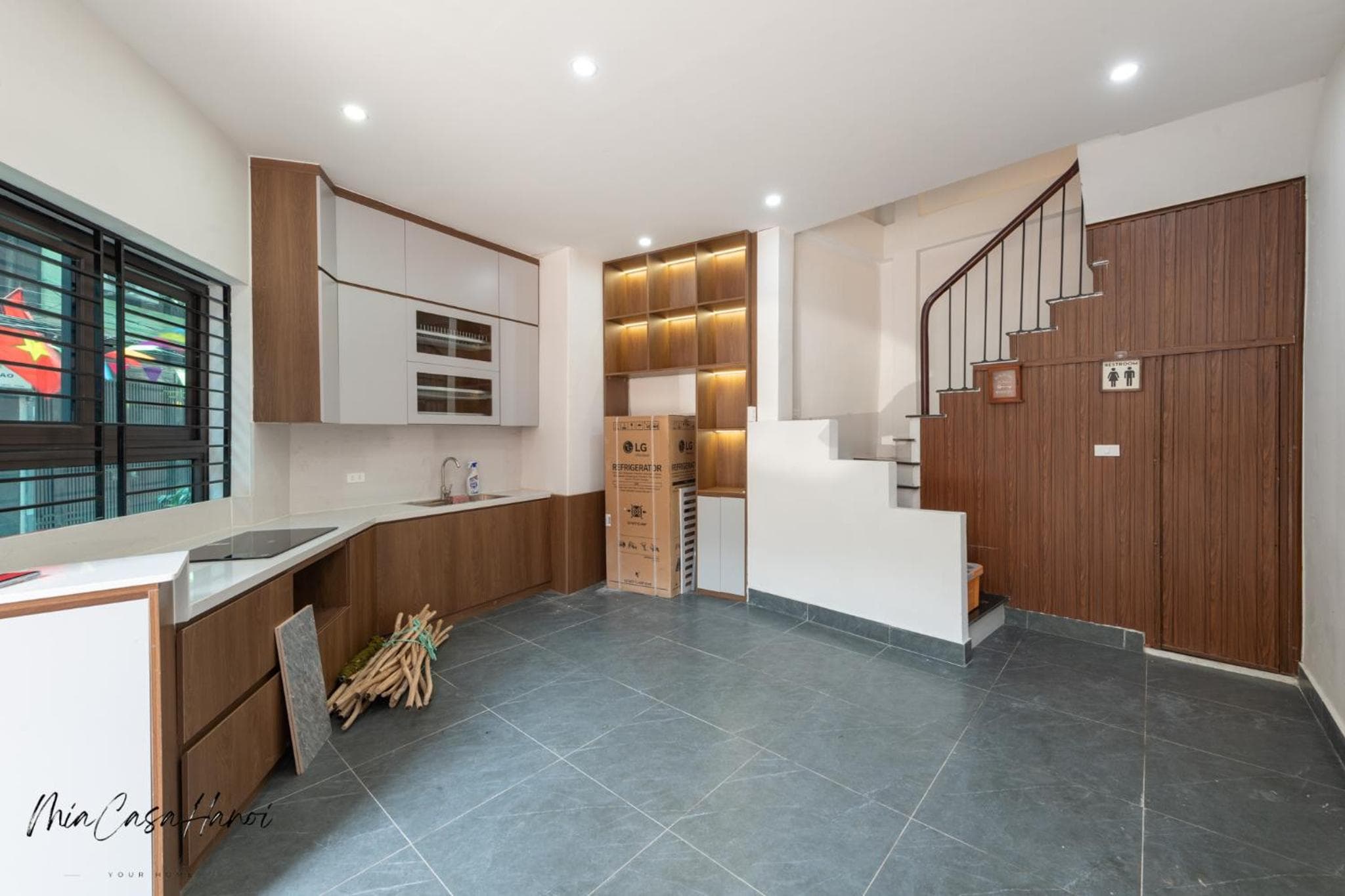 MiaCasaHanoi Homestay- King Bed - Free laundry - Netflix & Rooftop Chill, Hanoi, photo 2