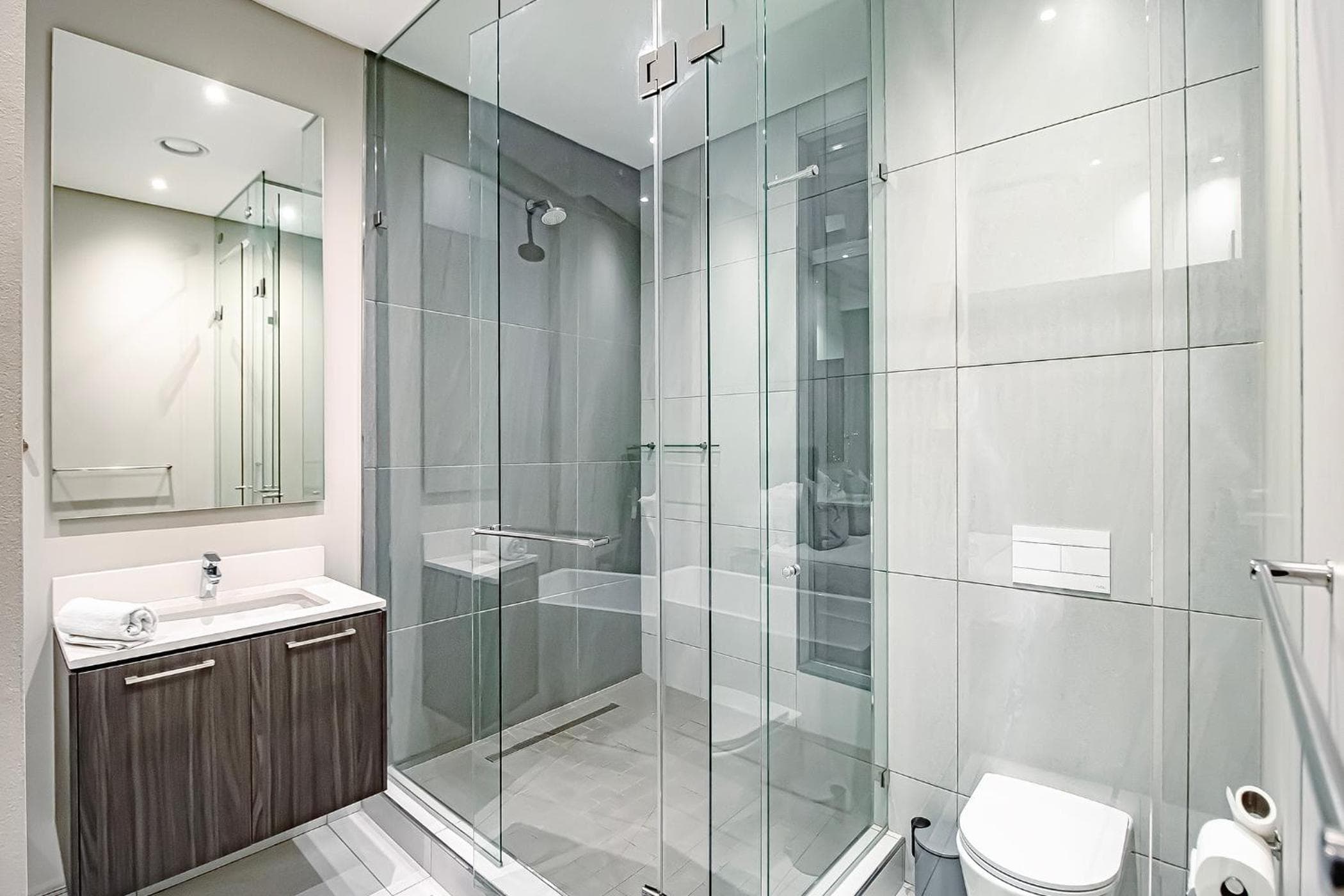 2bedroom Penthouse and Studio Apartment at The Trilogy Menlyn Maine, Pretoria, photo 6