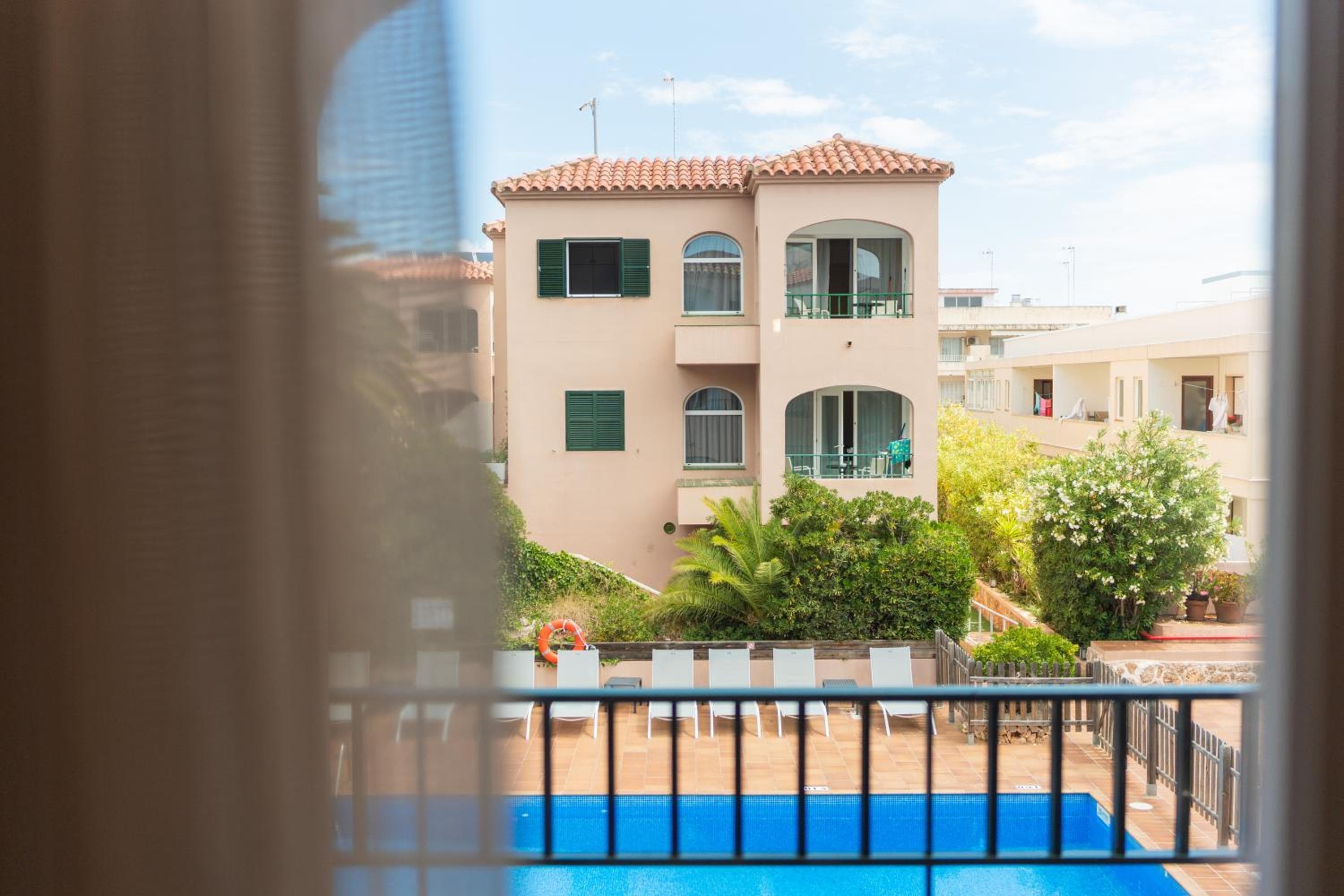 Building at Apartamentos Royal Life