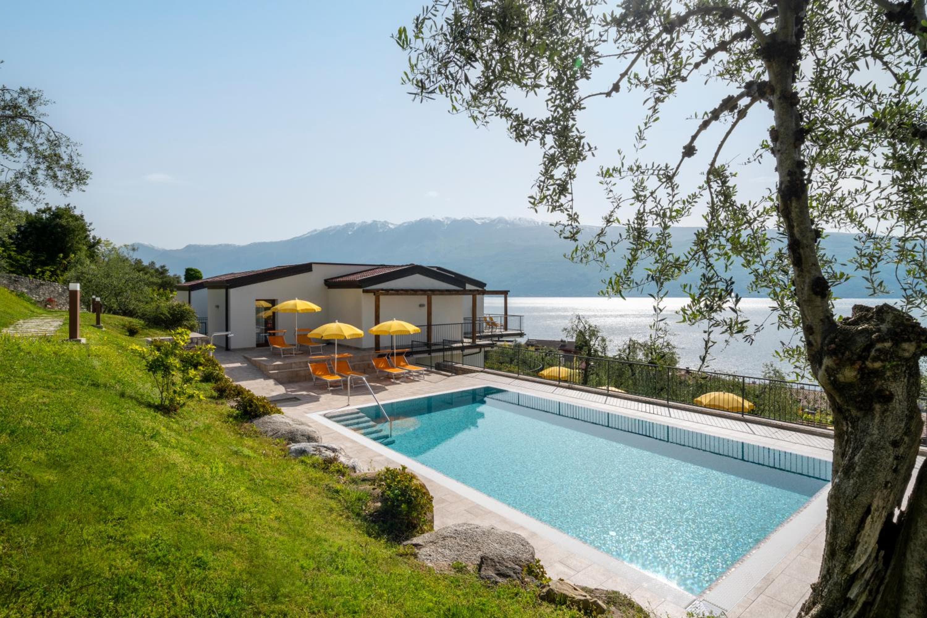 Residence Dany appartamenti con cucina vista lago piscina e parcheggio, Gargnano, photo 6