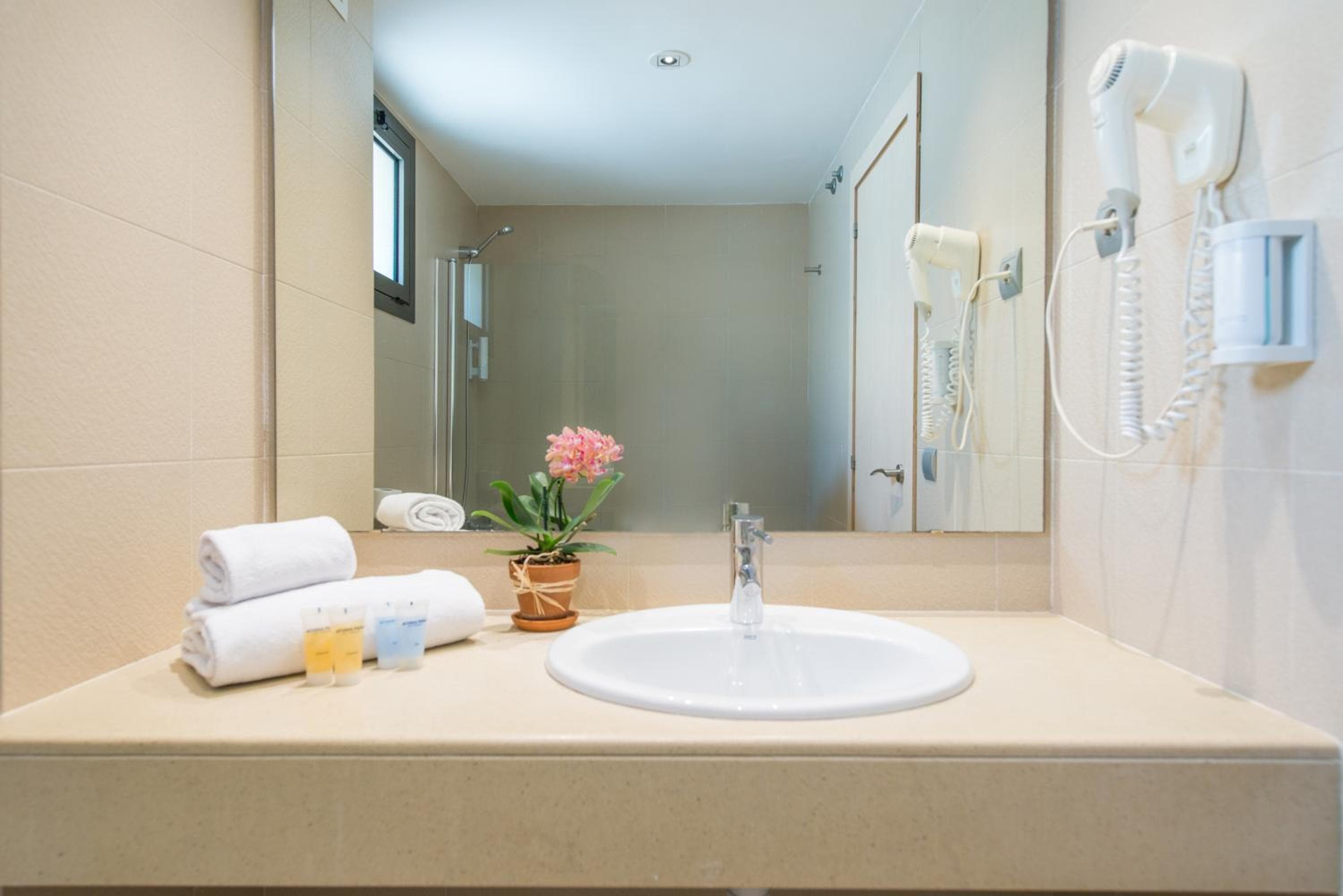 Atenea Park Suites & Apartments, Vilanova i la Geltrú, photo 5