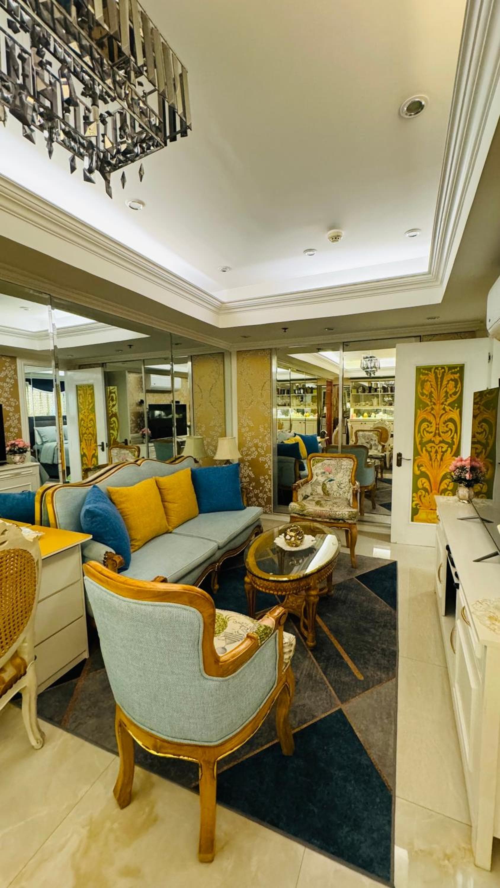 Stylish 1BR, sunset view, netflix, parking, fast Wi-FI, Manila