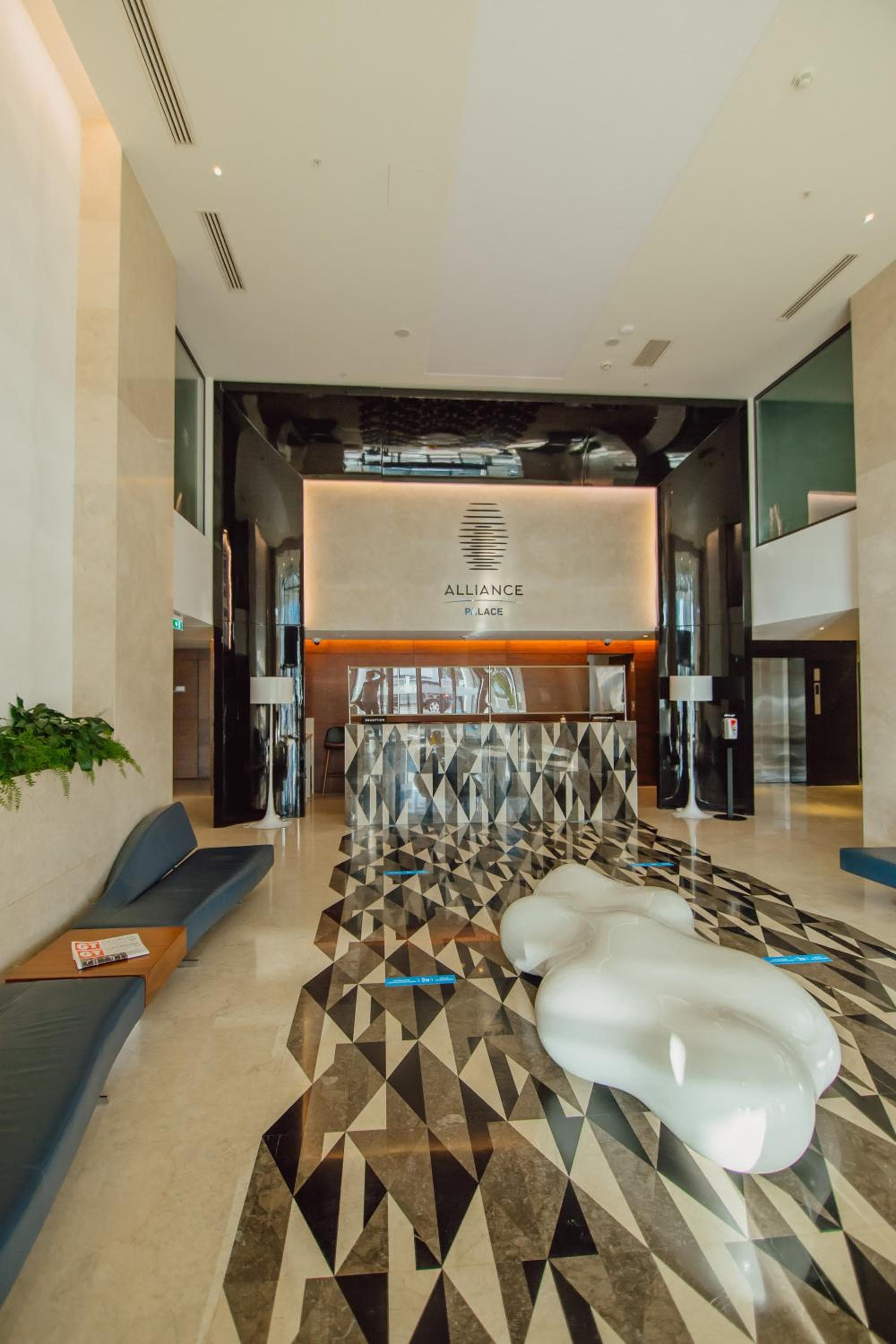 Viva beach Apartments in Alliance palace, Batumi, photo 2