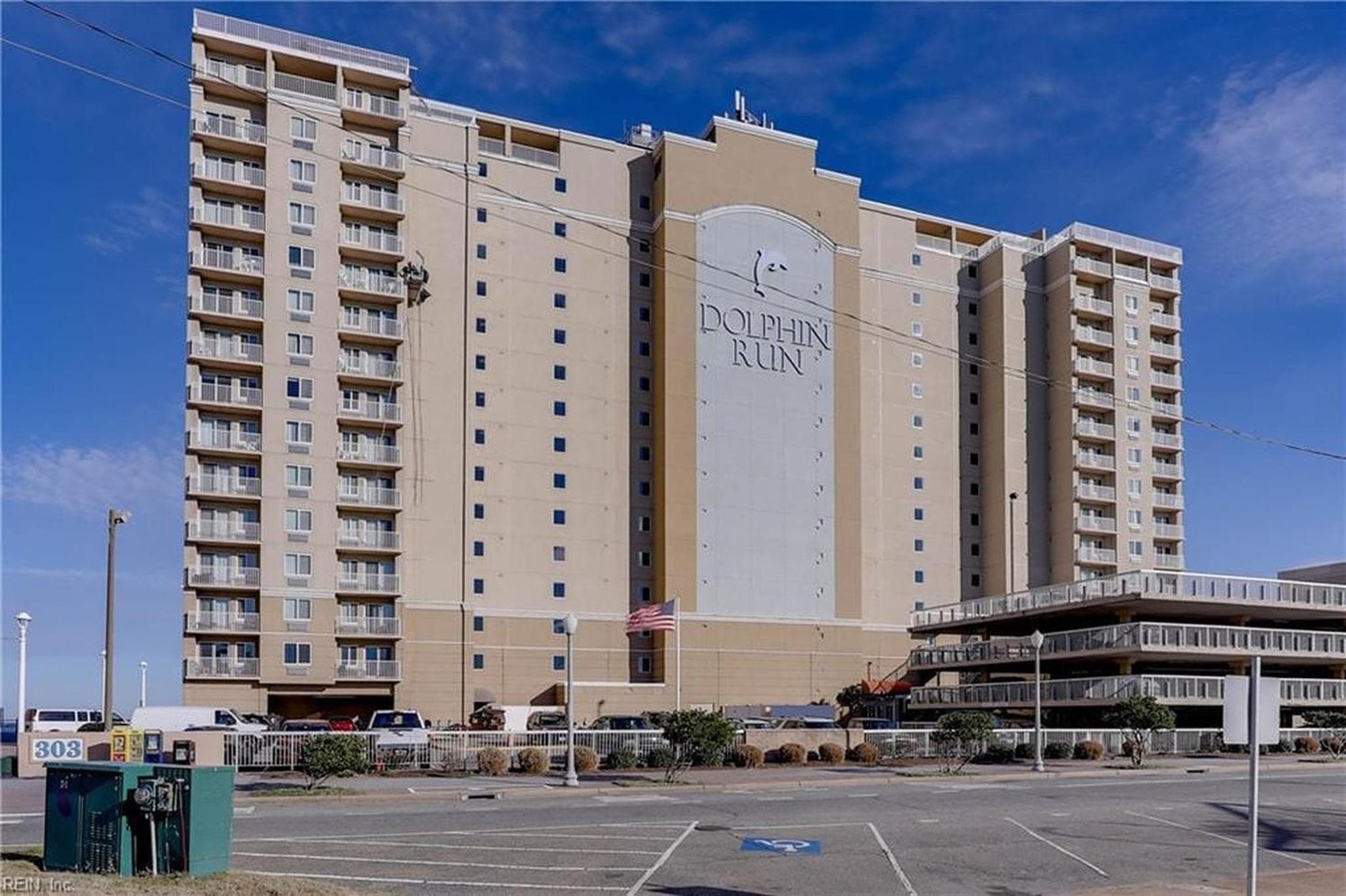 Coastal Beach Condo-Amazing View & Indoor Pool 13th Floor, Virginia Beach