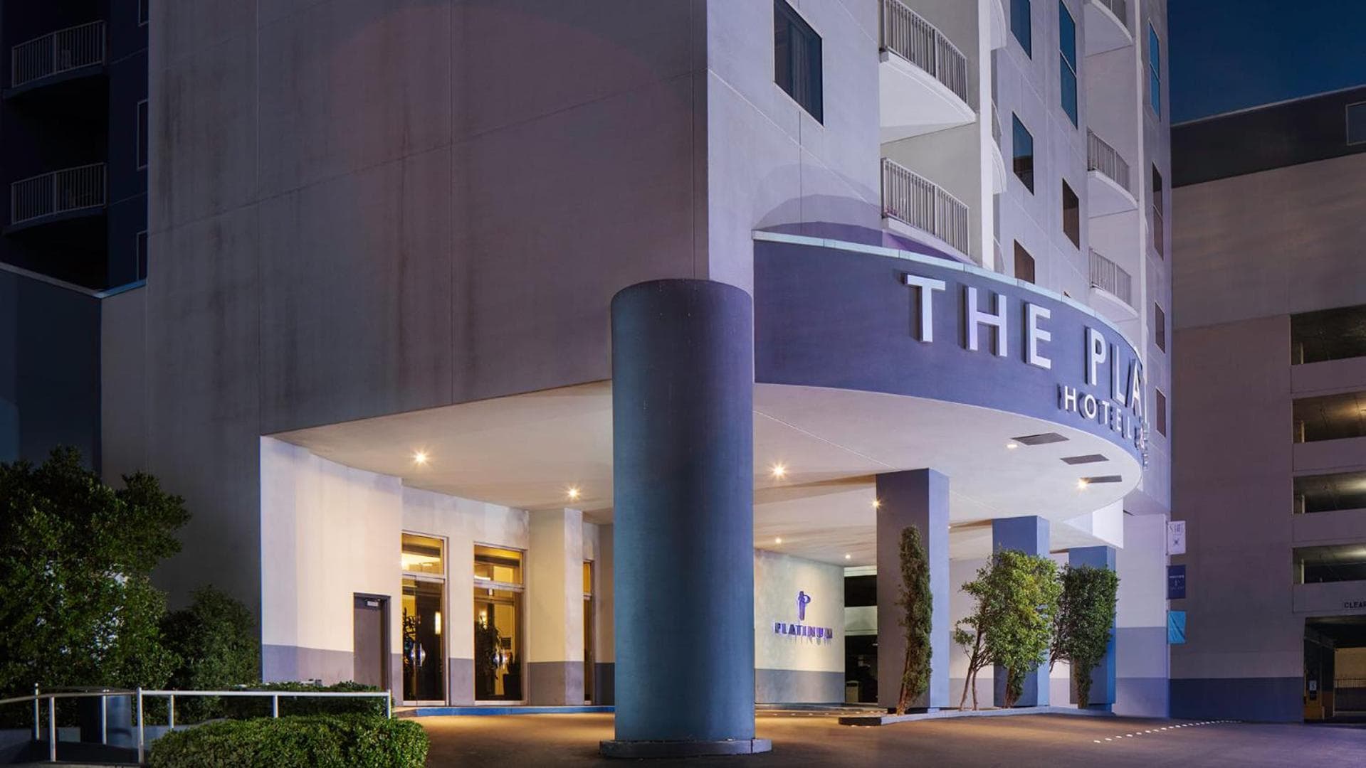 Ultimate Las Vegas Getaway One Bedroom Suite with Balcony, Kitchen, Gym, Pool & Free Parking, Las Vegas