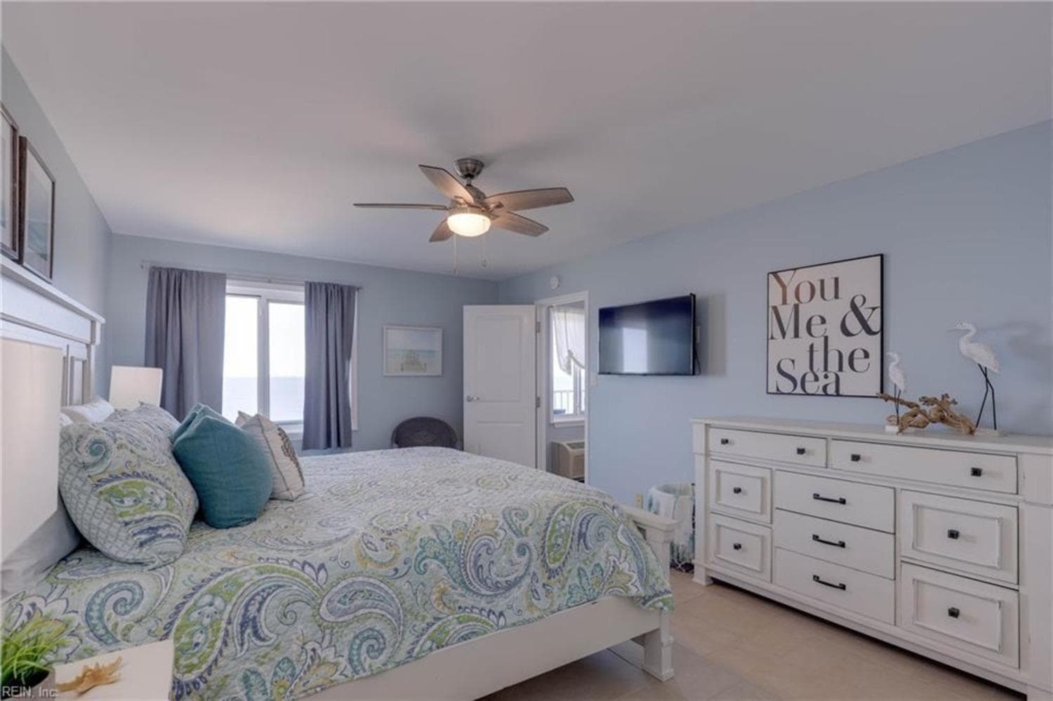 Coastal Beach Condo-Amazing View & Indoor Pool 13th Floor, Virginia Beach, photo 3