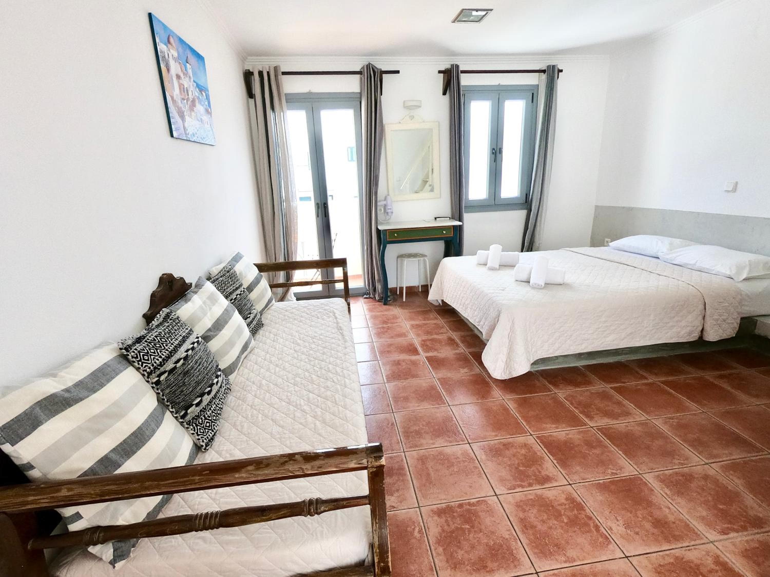 Anny Studios & Rooms Perissa Beach, Perissa, photo 2