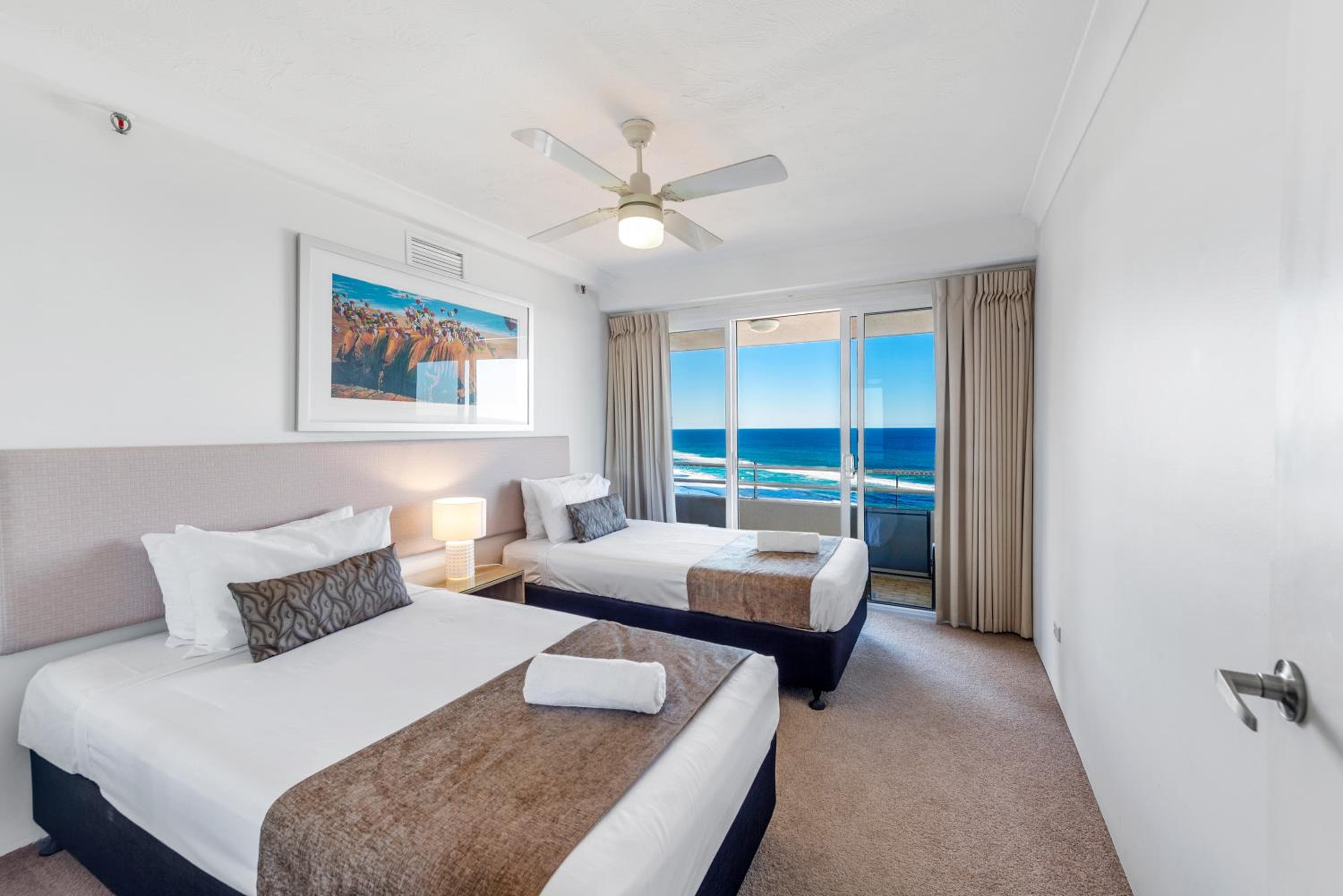 Zenith Ocean Front Apartments Gold Coast - Official Listing, Gold Coast, photo 2