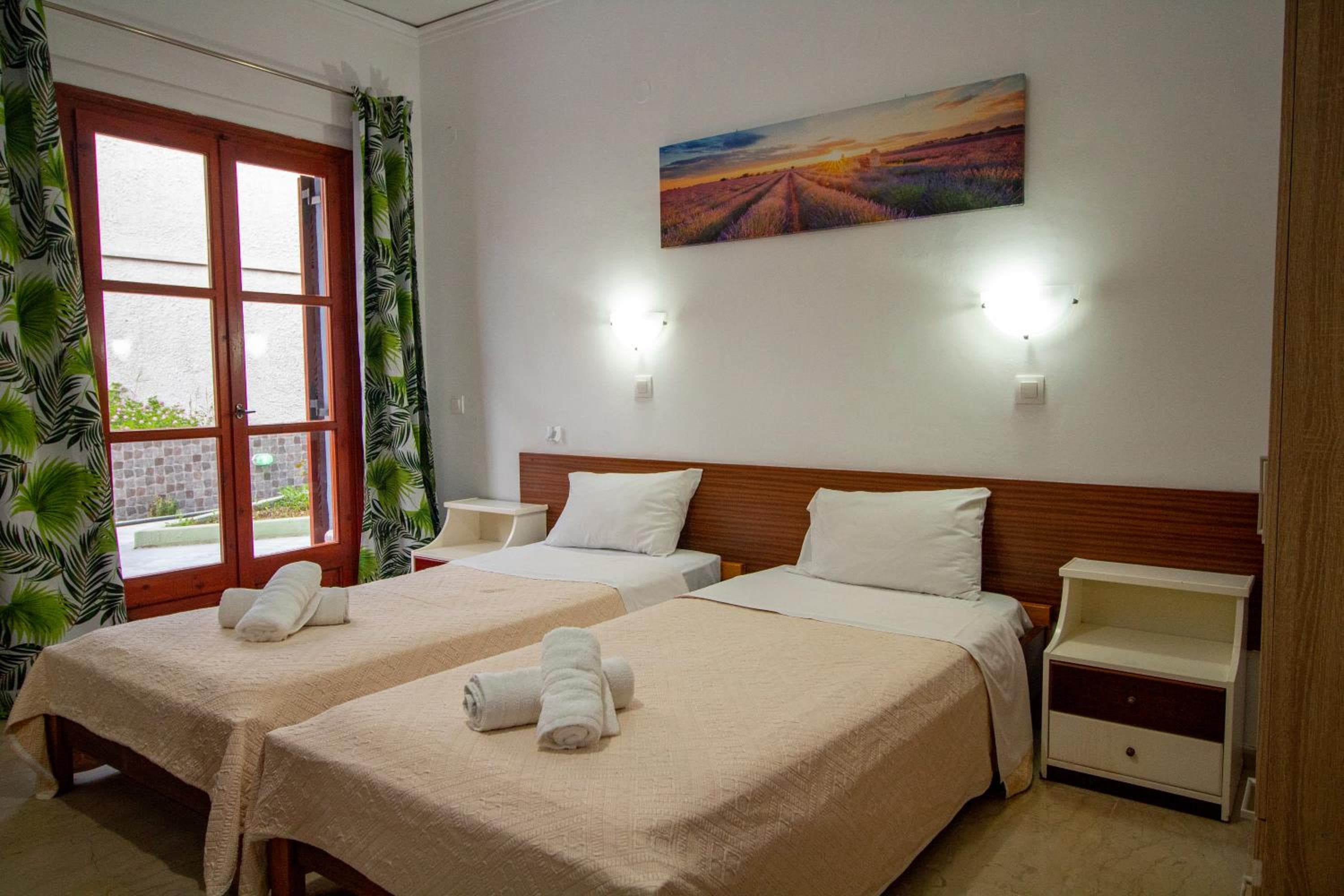 Harrys bar & apartments, Acharavi, photo 4