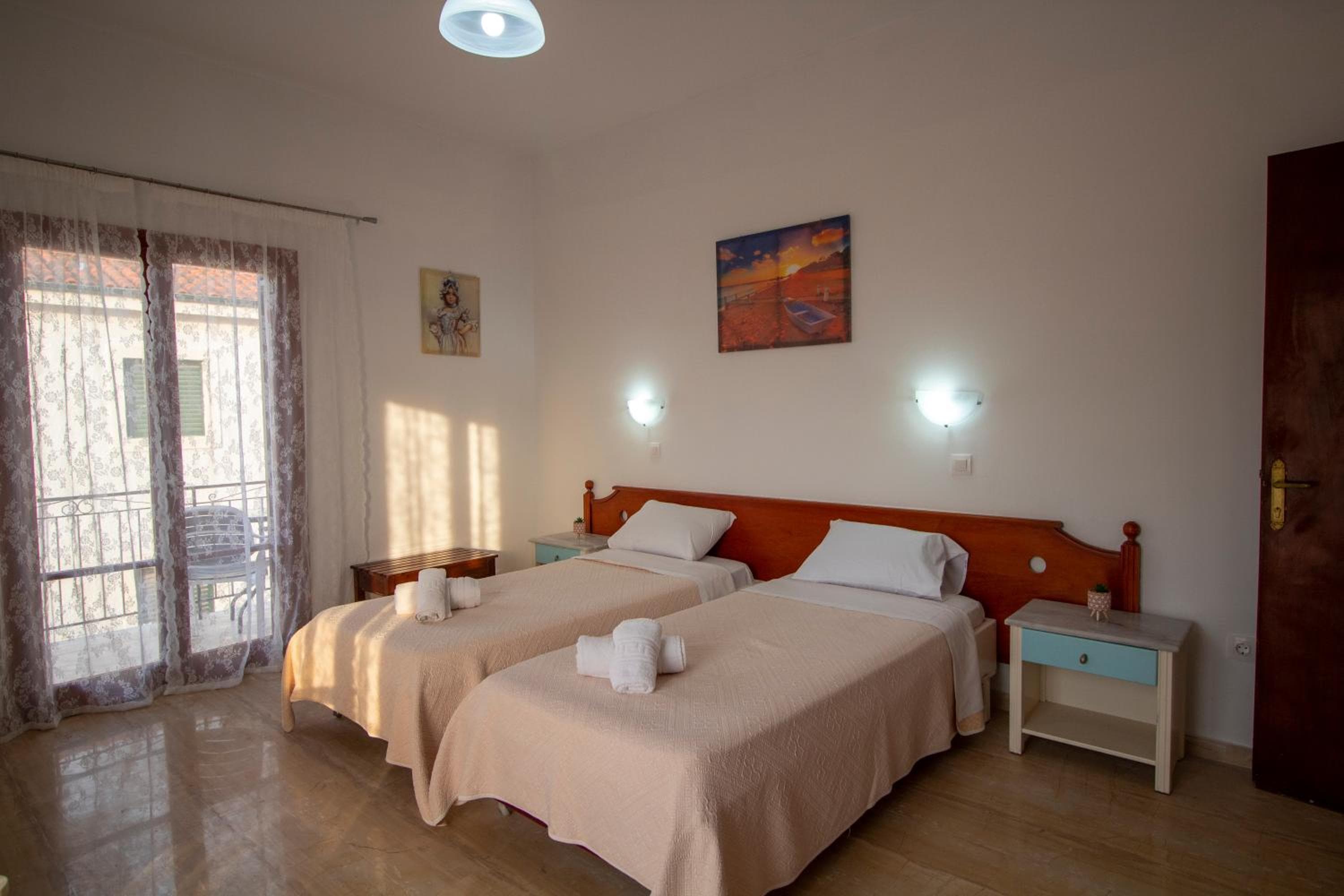 Harrys bar & apartments, Acharavi, photo 2