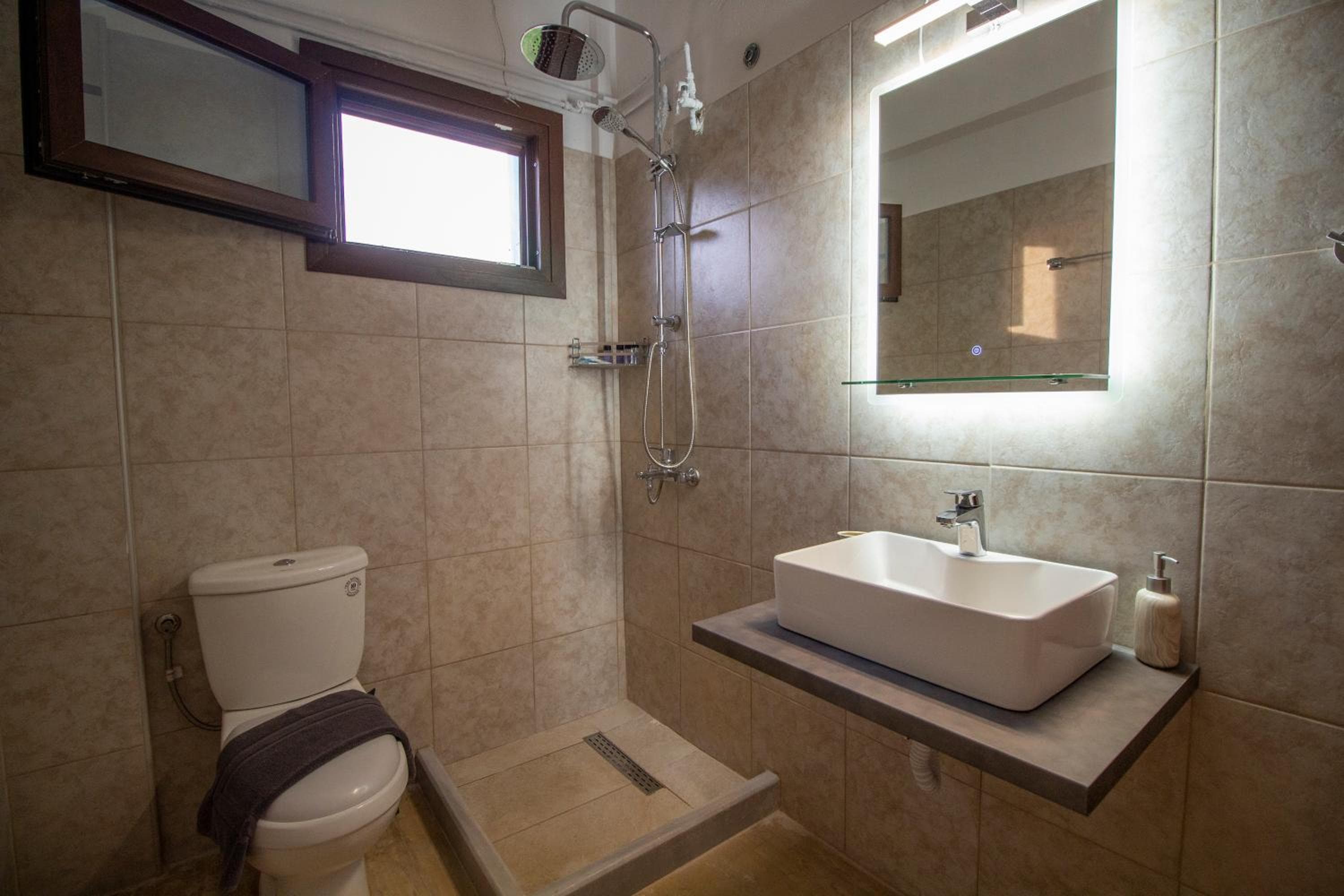 Harrys bar & apartments, Acharavi, photo 3