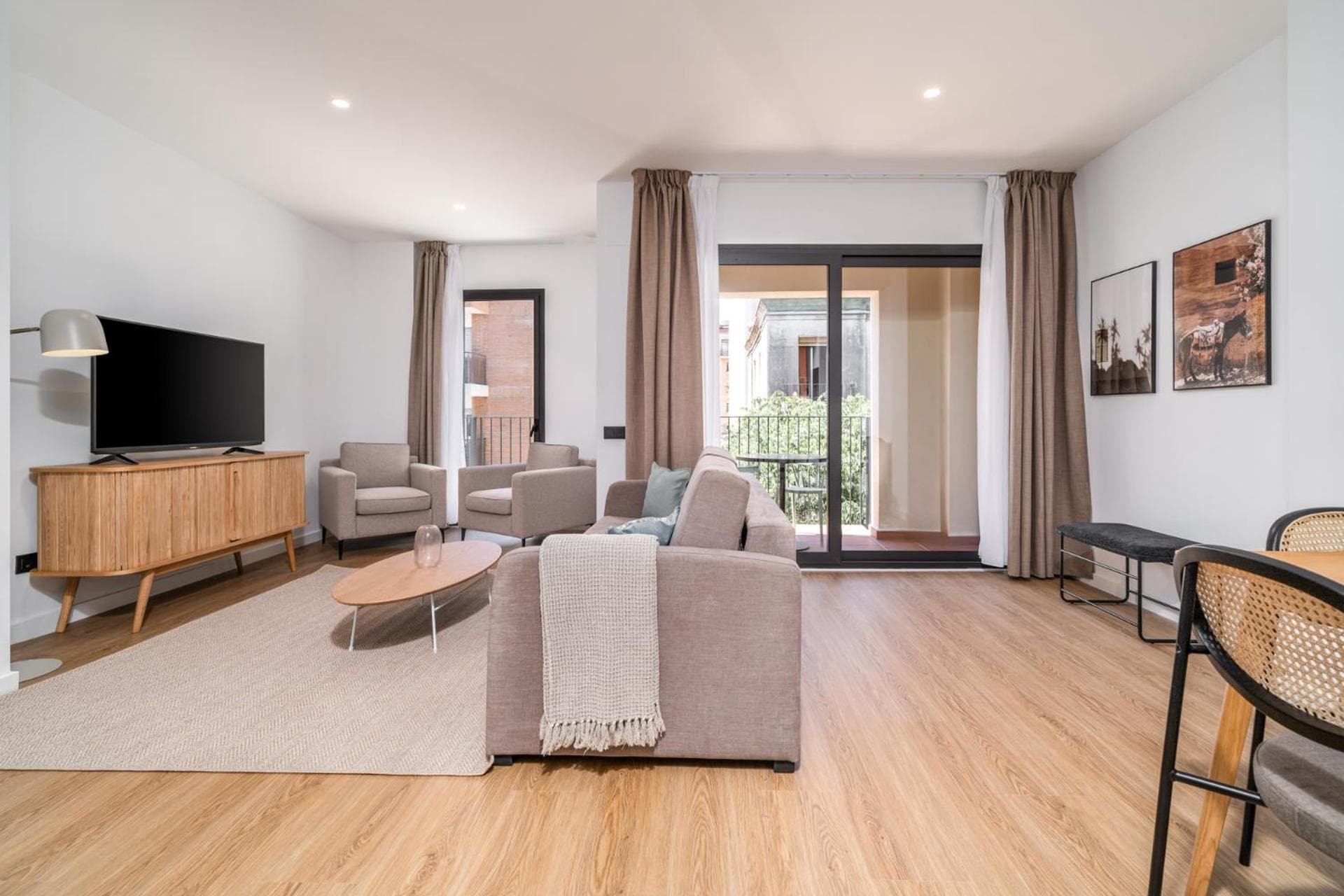 Limehome Barcelona Plaça Pirineus, Hospitalet de Llobregat