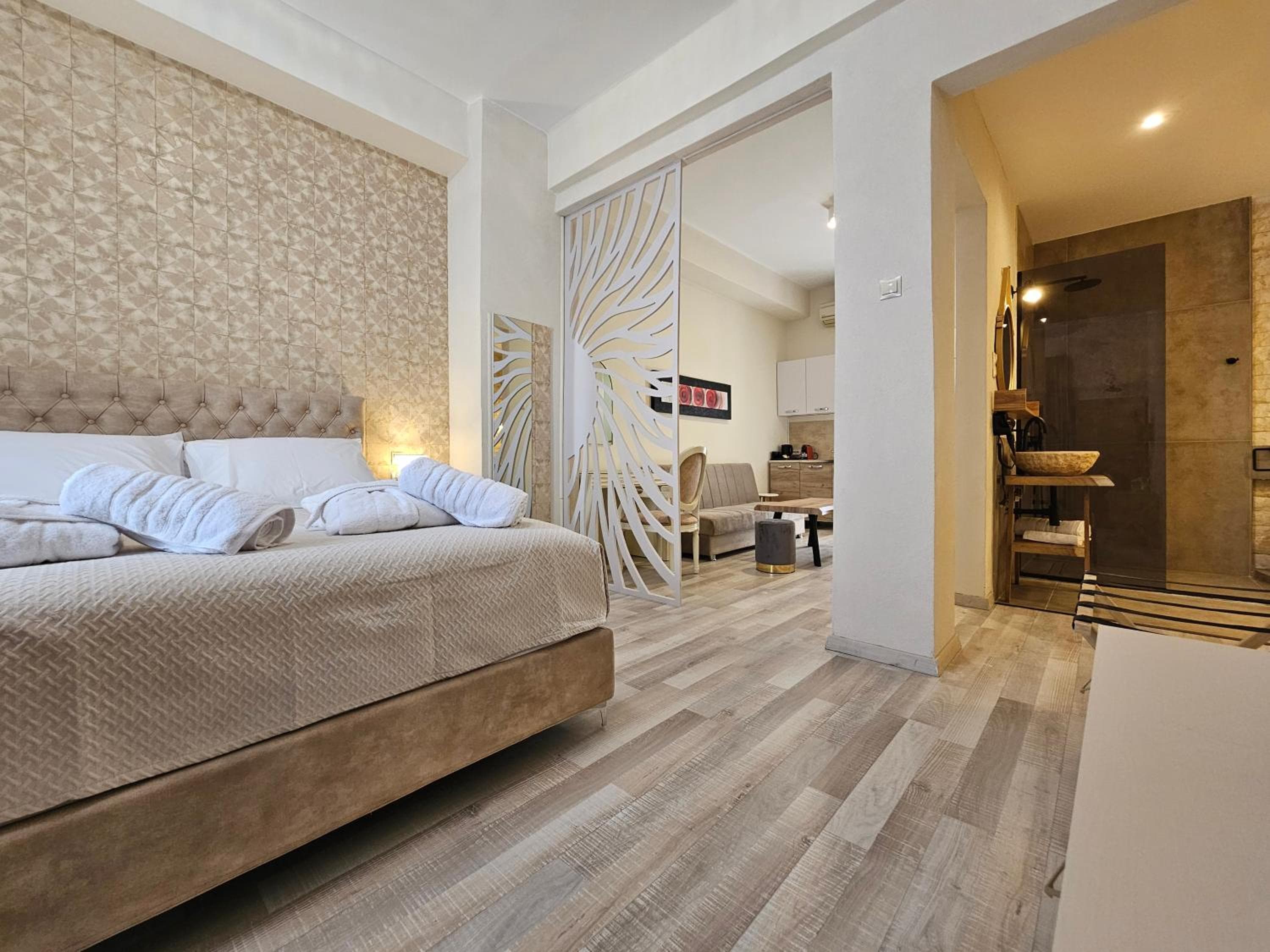 Golden City Center Suites, Rhodes Town, photo 2