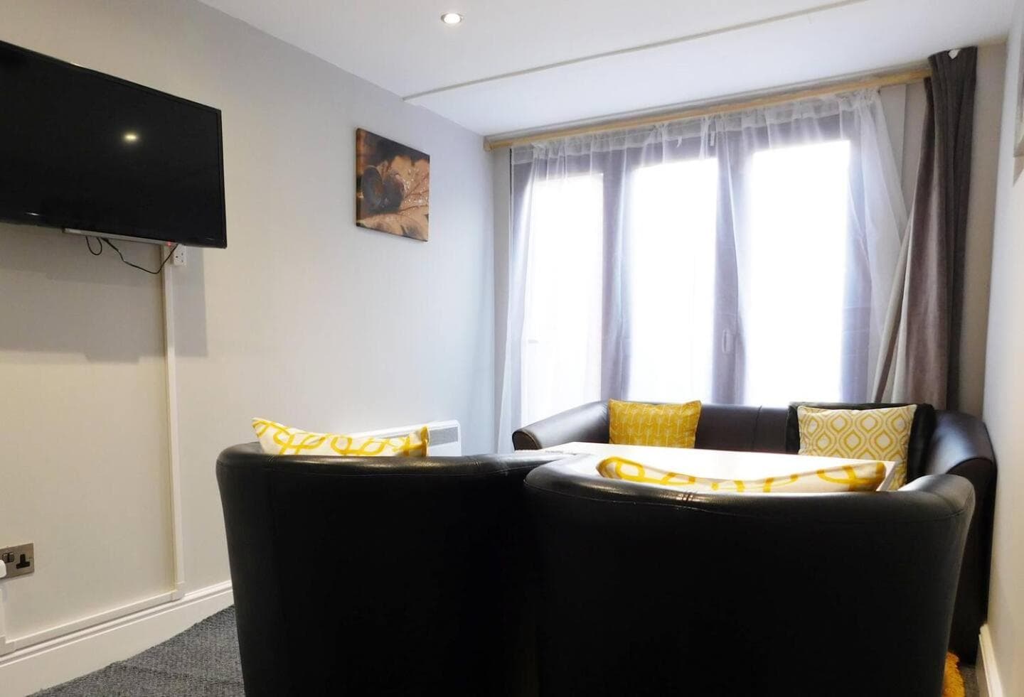 City center ground floor flat with patio &parking, Norwich, photo 6