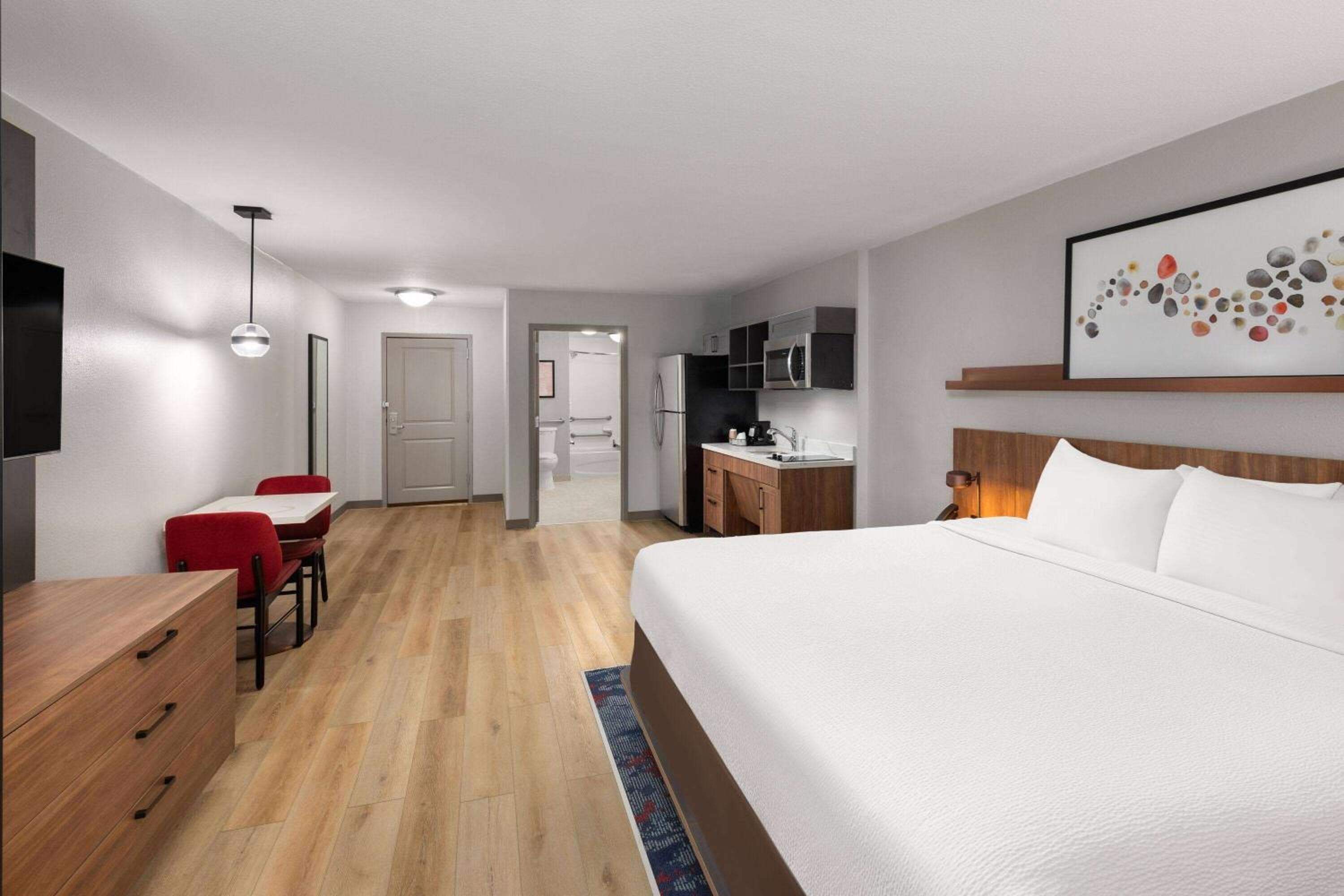 Hawthorn Extended Stay by Wyndham Knoxville, Knoxville, photo 3