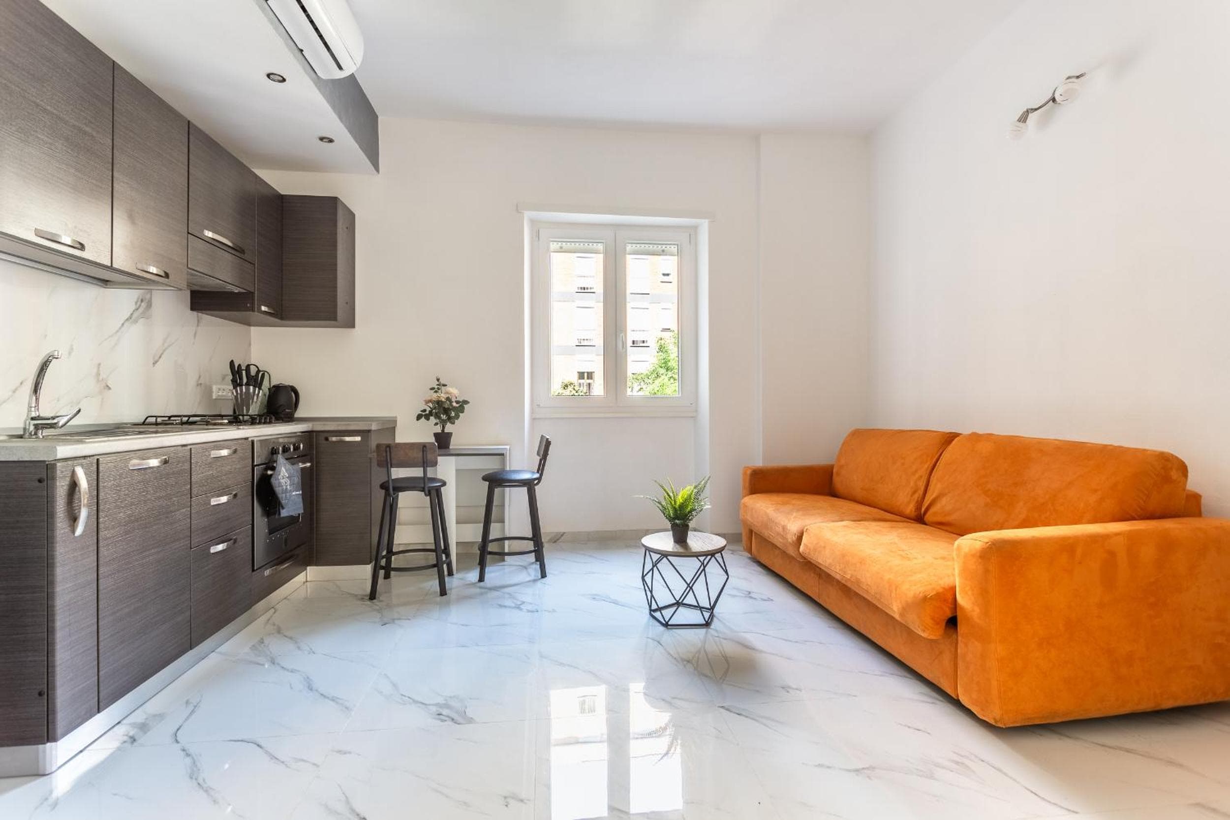 Portside Aparthotel, Rome, photo 6