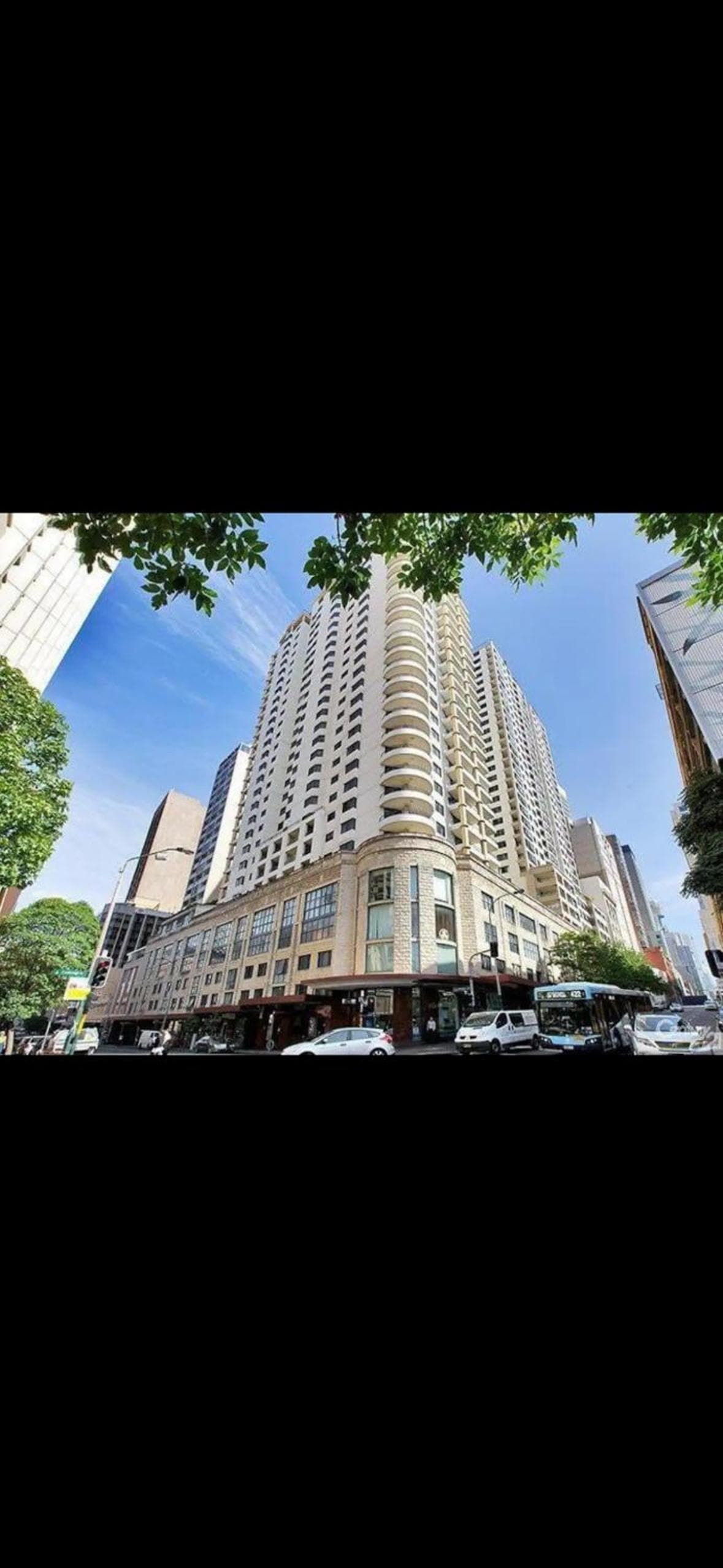 Embrace city conveniences, kitchenette, king bed, self check in, Sydney