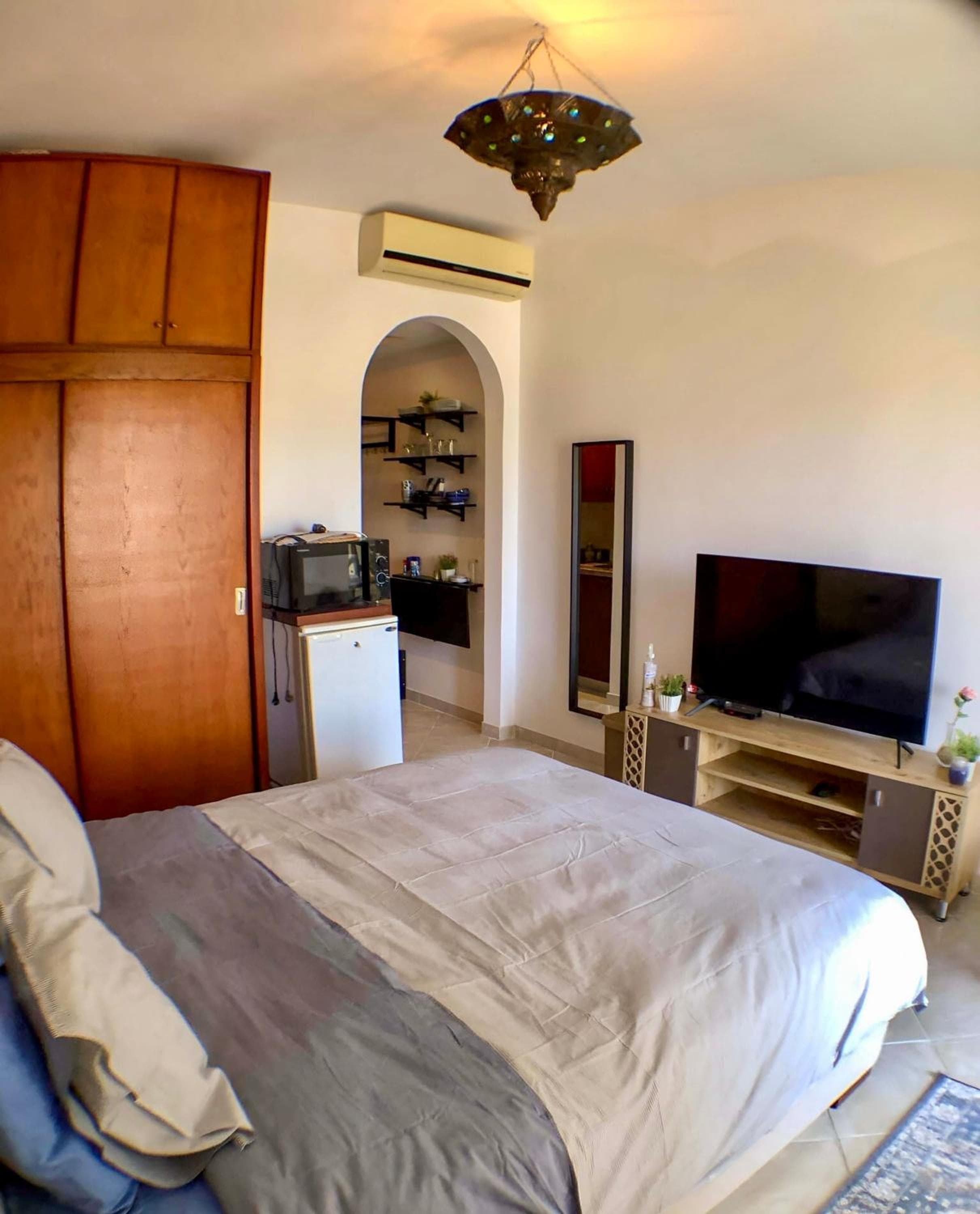 luxury Beachfront Studio- Foreign Nationals Only, Hurghada, photo 3