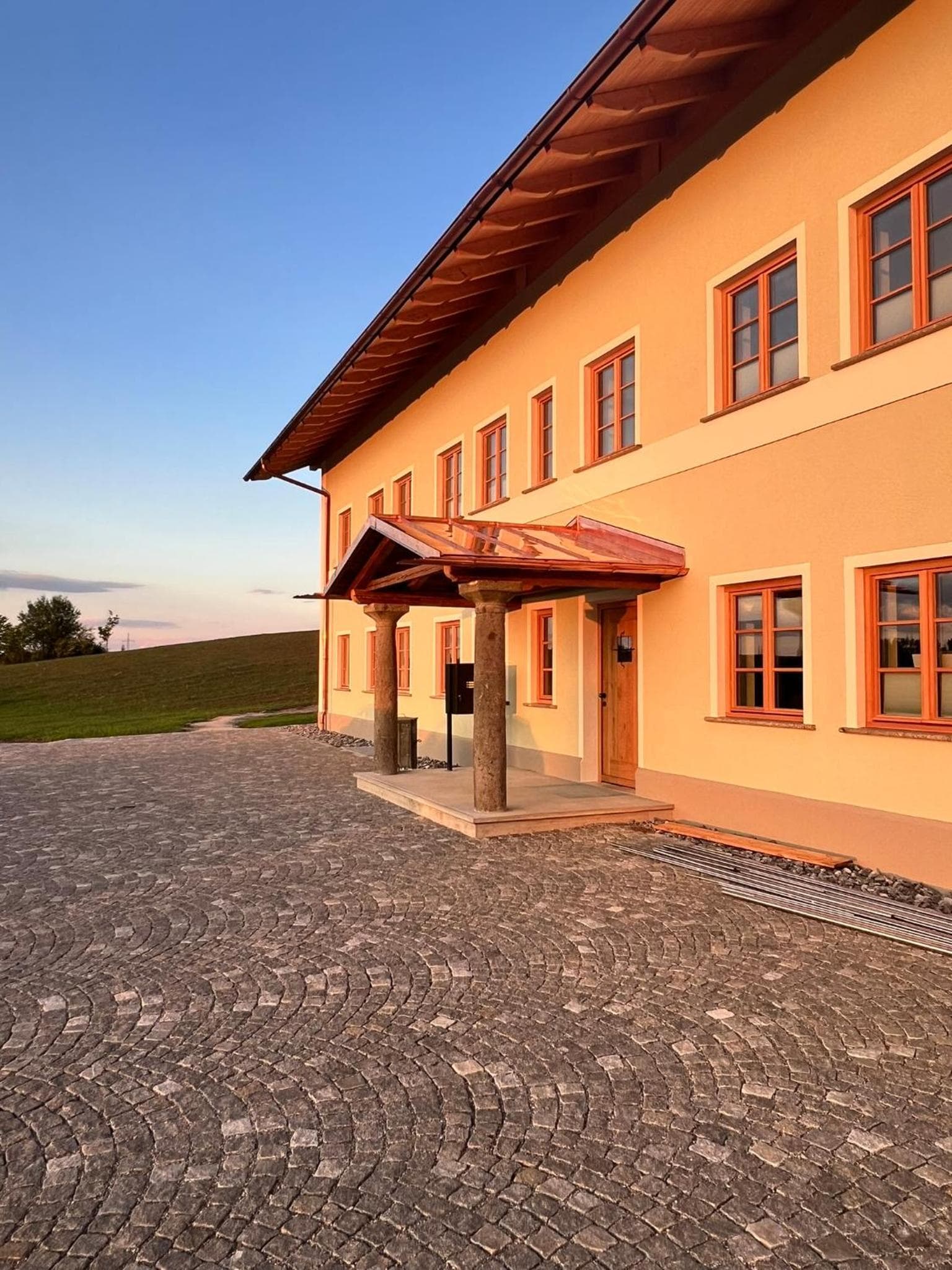 Stay Nice Apartments Dorfen Nähe München Jacuzzi Grillkota 75 Zoll TV, Dorfen