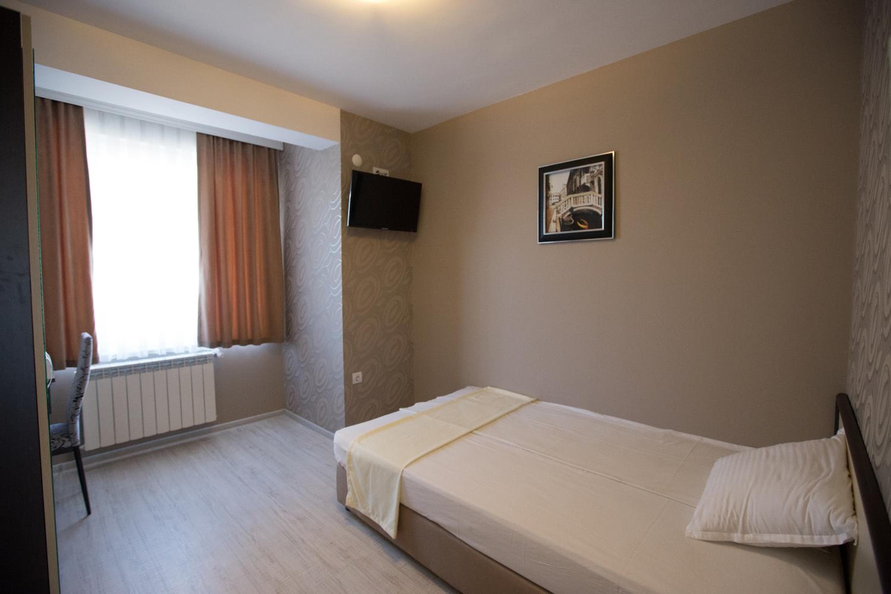 Apart Hotel Central, Momchilgrad, photo 3