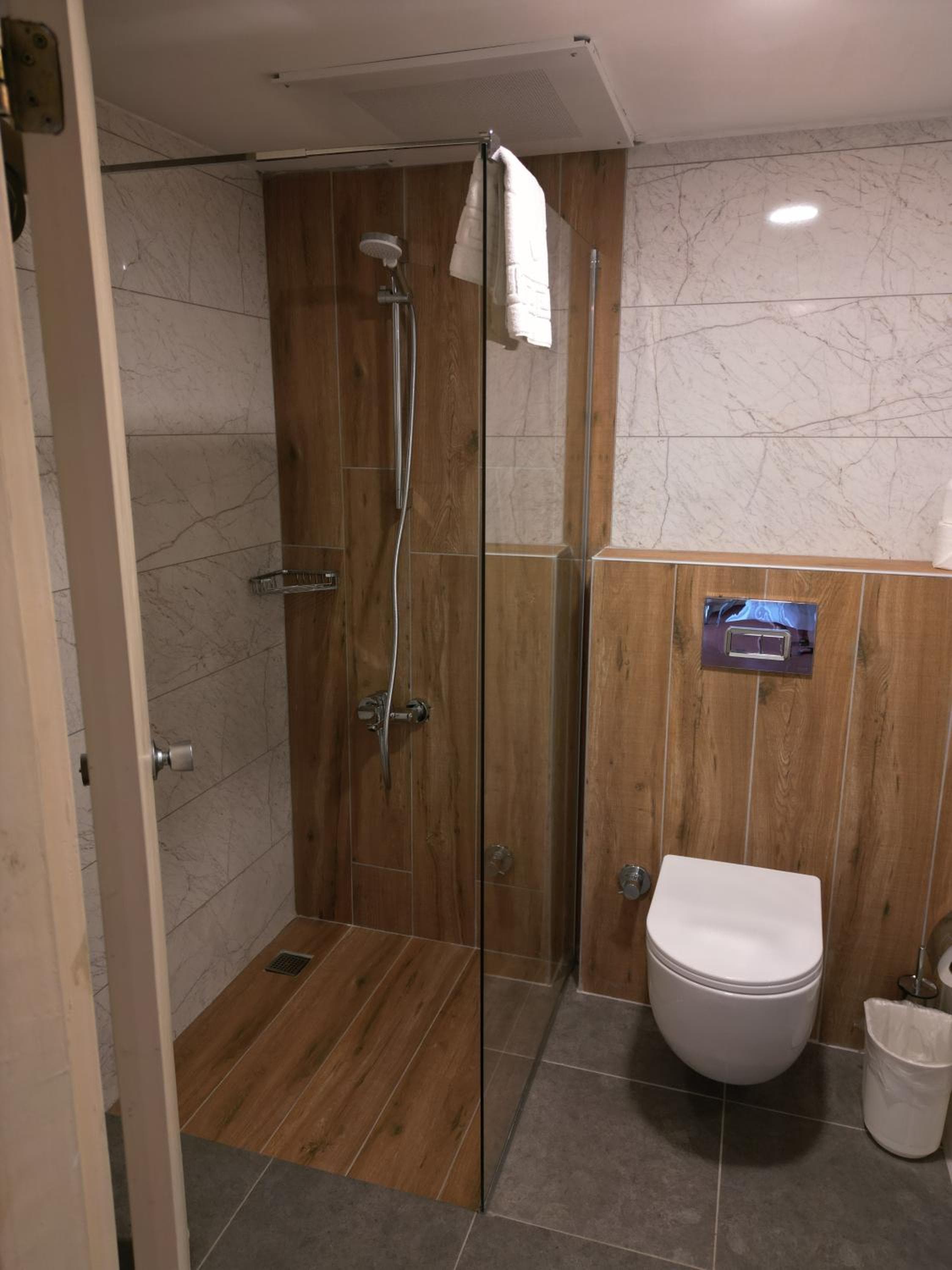 LEMAS SUITE HOTEL, Side, photo 4