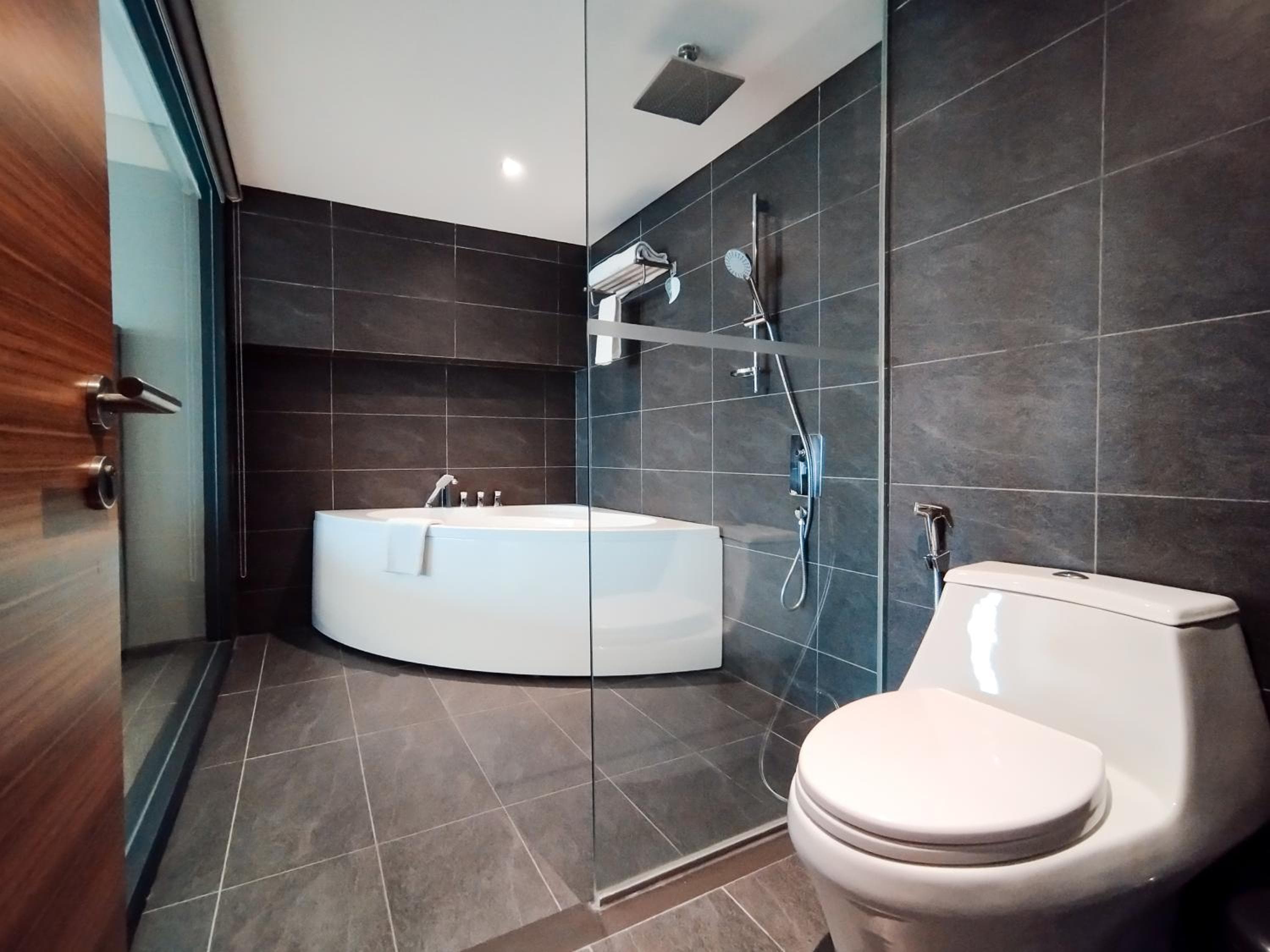 BET BOOTS Pentstudio West Lake Hanoi Nikomix Apartment 75m2, Hanoi, photo 4