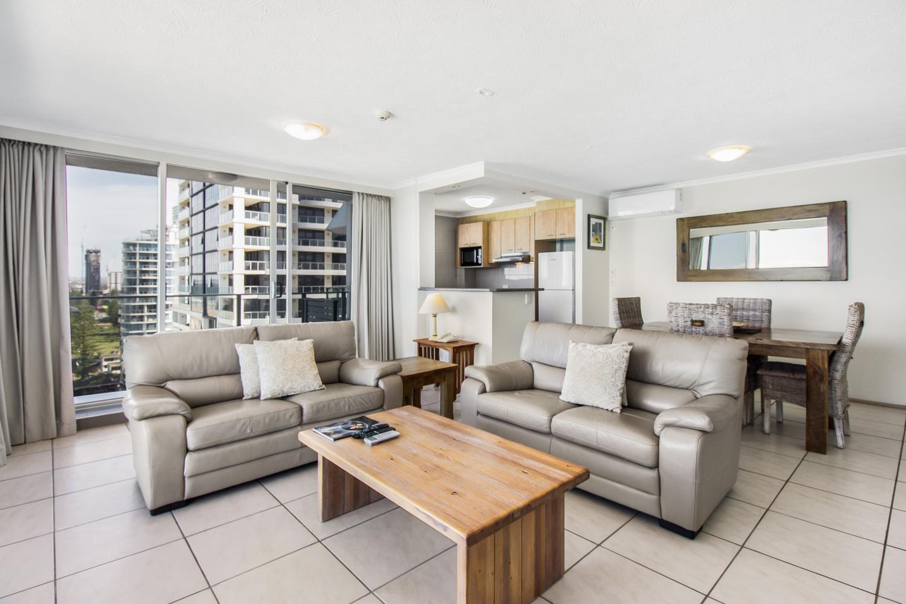 Boulevard Towers on Broadbeach, Gold Coast, photo 4