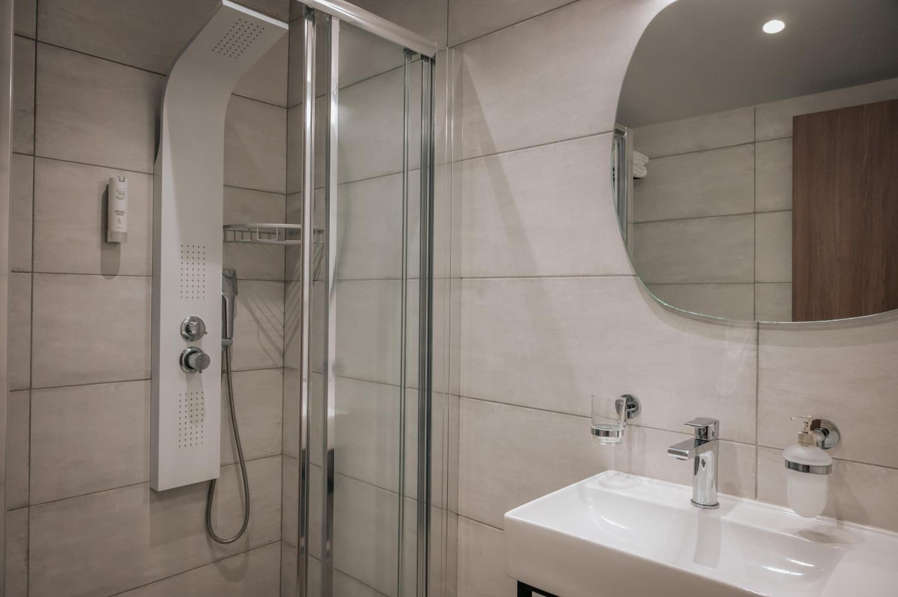 Elizabeth Queen Luxury Rooms, Paralia Katerinis, photo 4