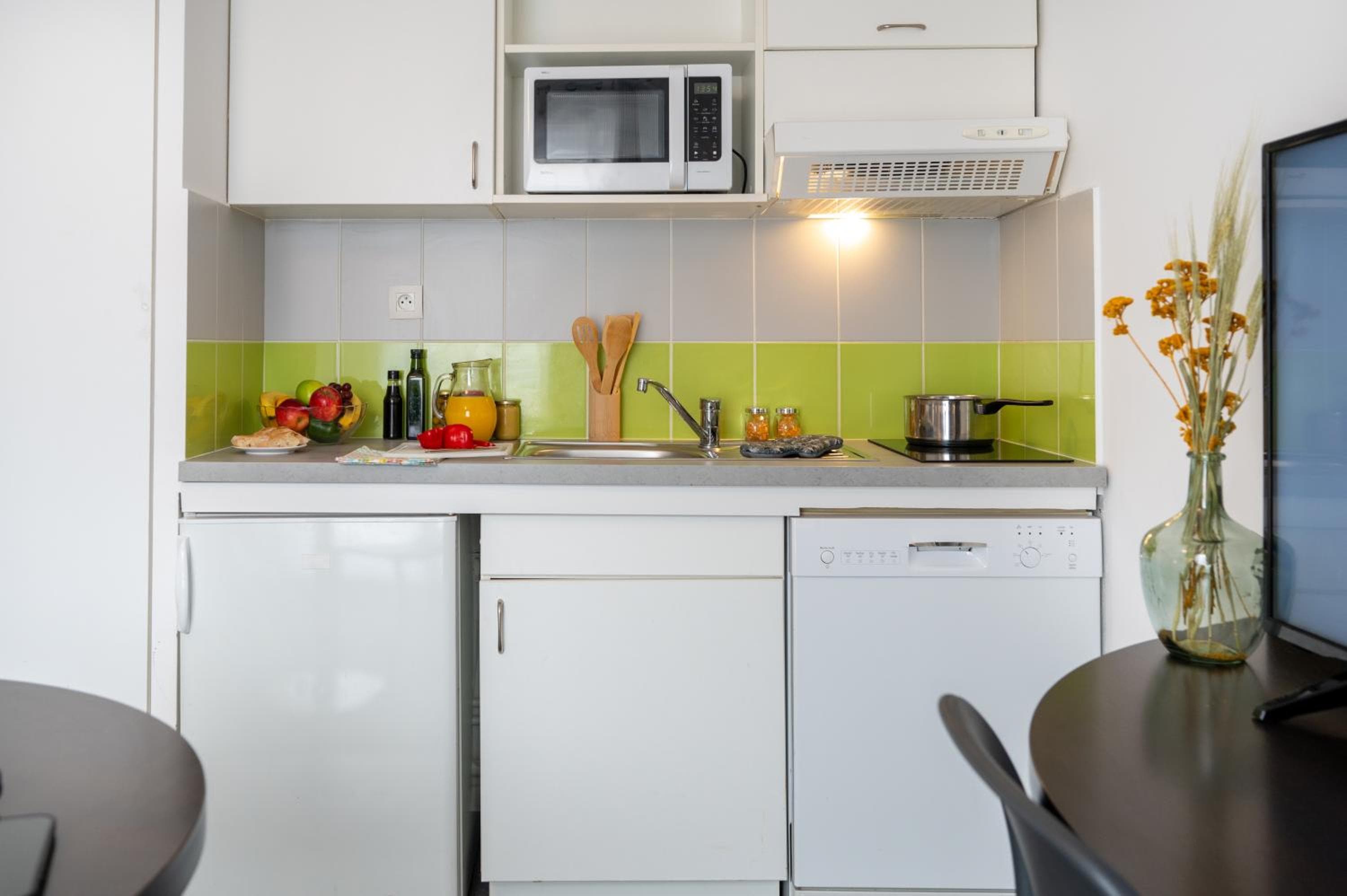 Nemea Appart Hotel Home Suite Nancy Centre, Nancy, photo 4