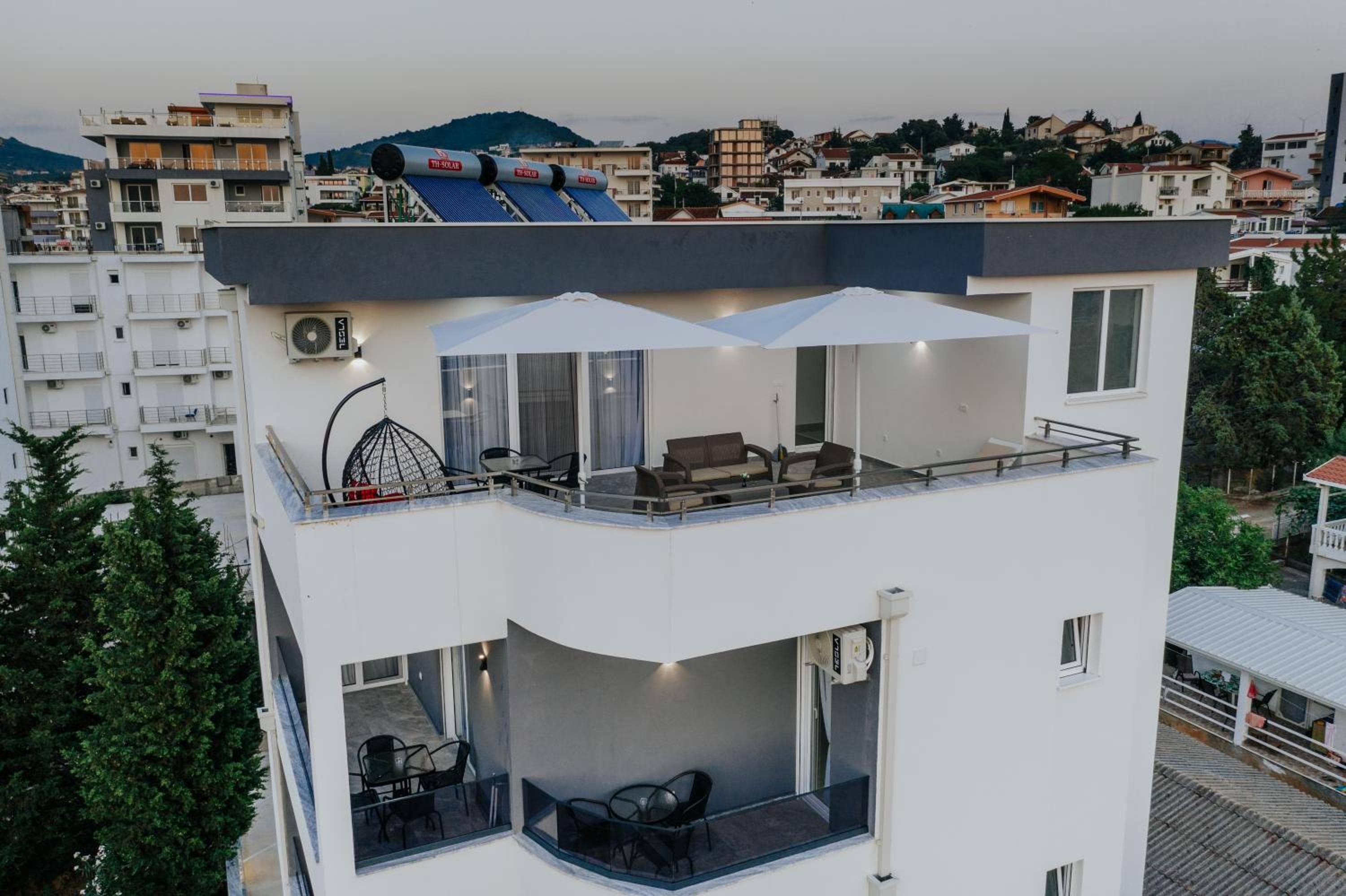 Lux DAM Apartments, Bar, photo 4