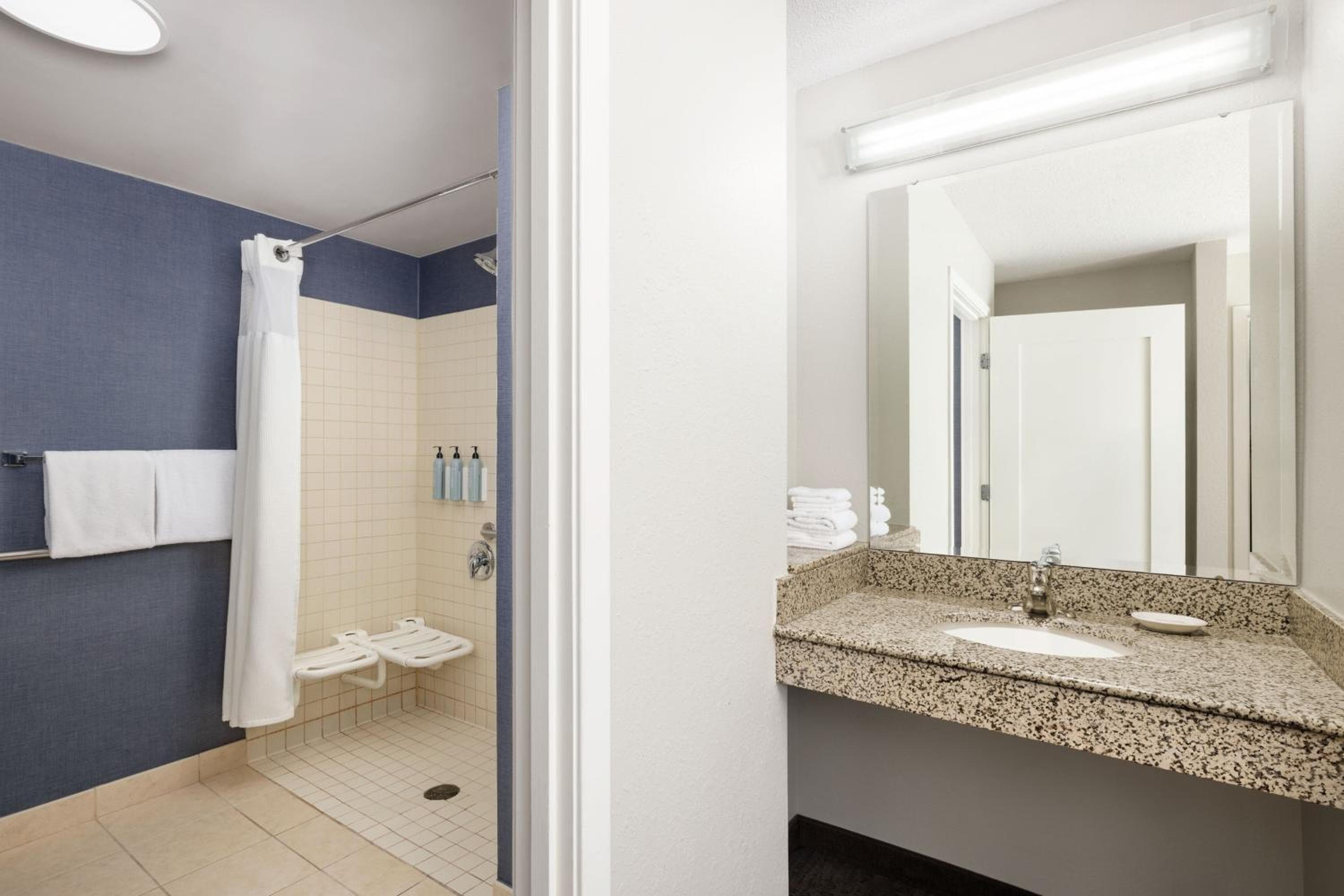 Residence Inn Concord, Concord, photo 2