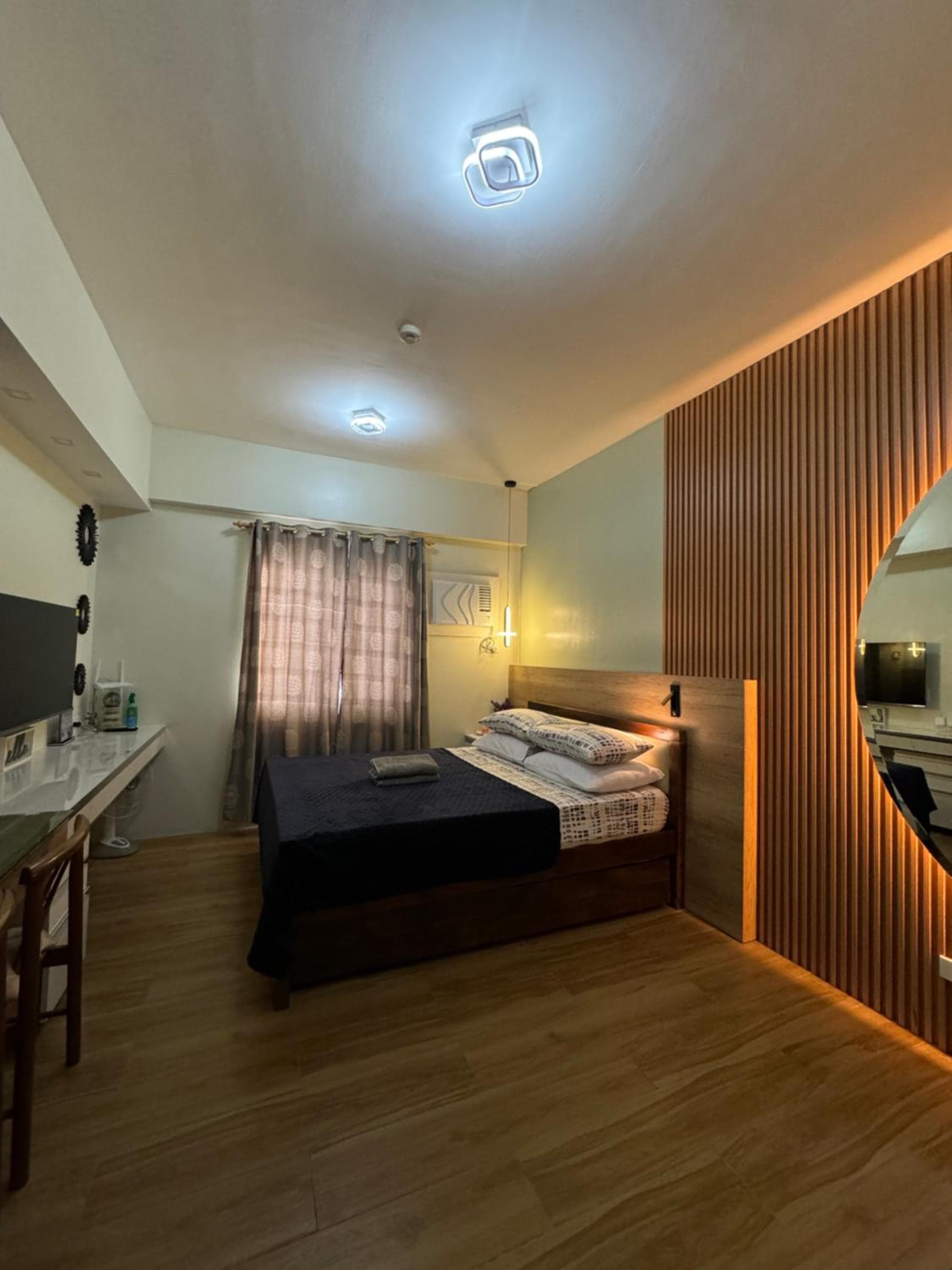 Aesthetic Functional Minimalist Space Sunvida Tower SV1716, Cebu City, photo 6