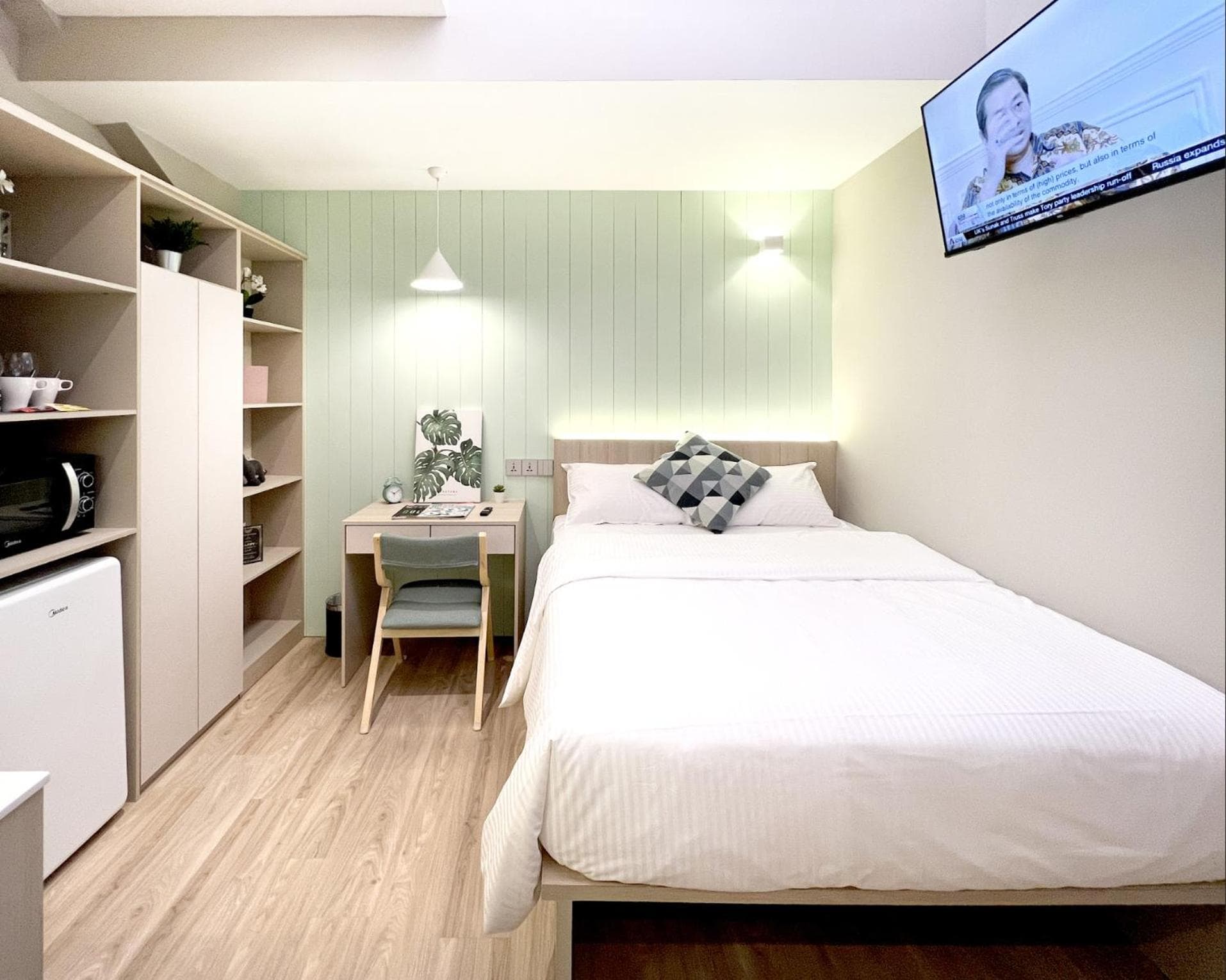 Hmlet Essentials Kallang, Singapore