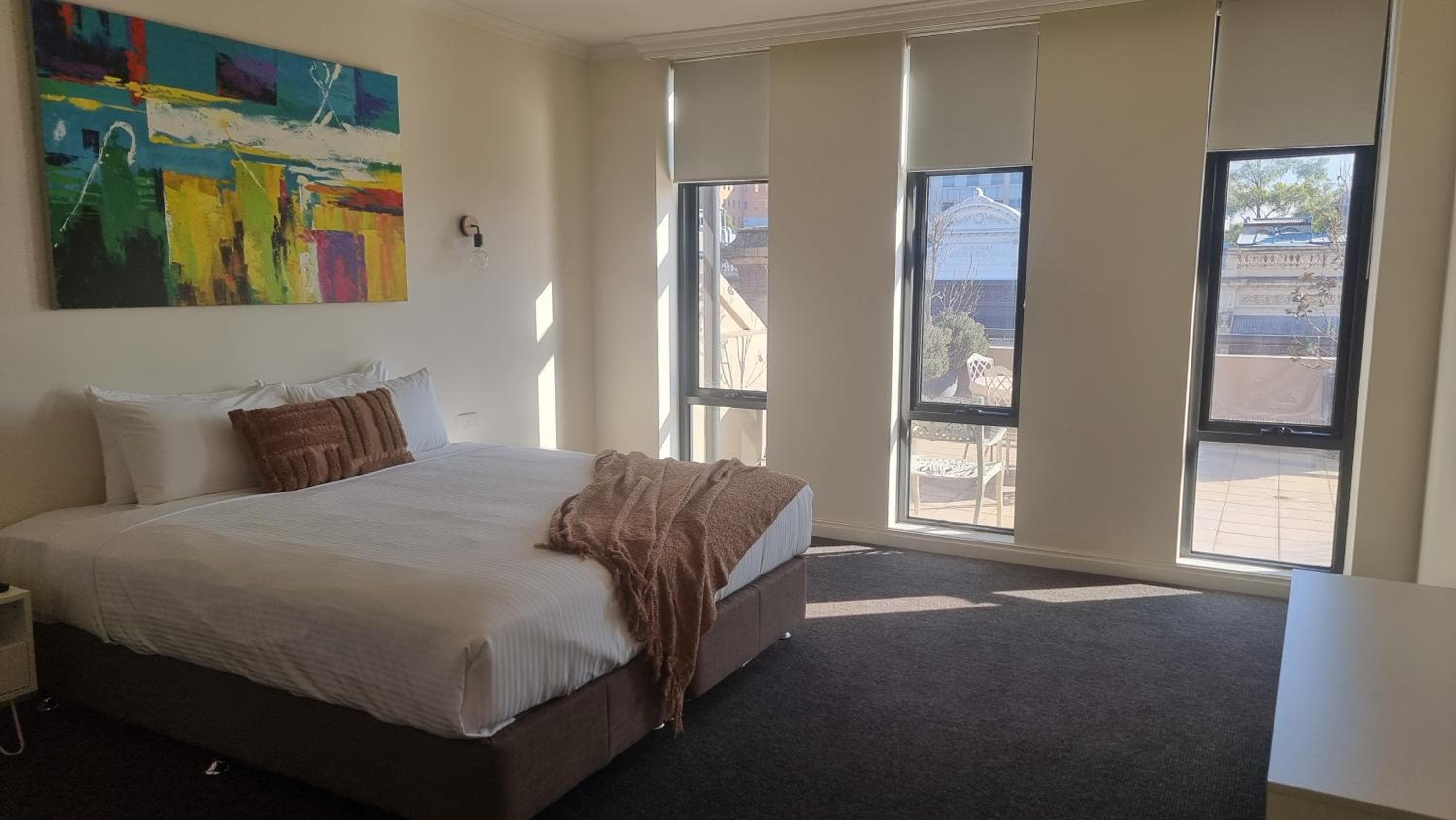 Hotel room at Melbourne Metropole Central Official