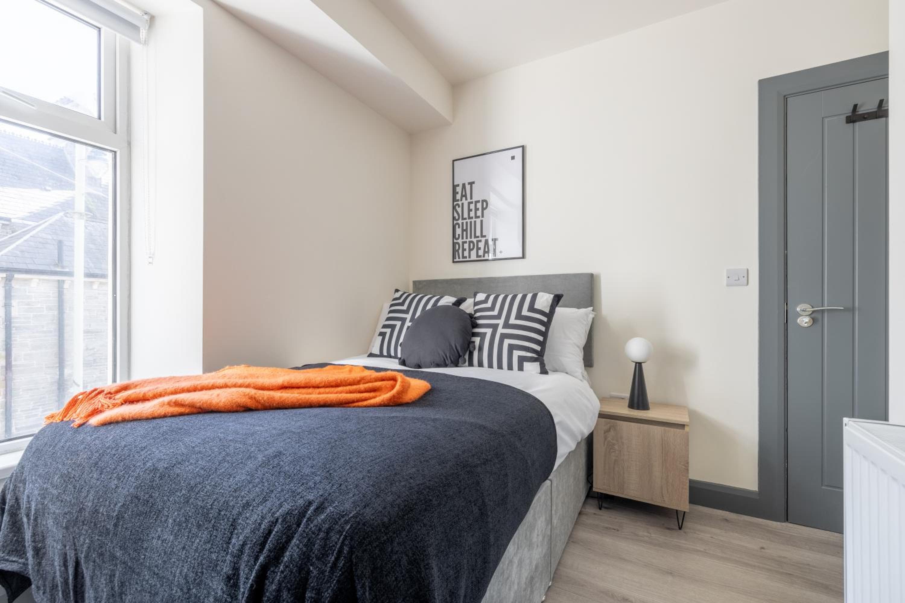 Private Double Rooms by Travel Lets Short Term Rental Agency In Derry City Centre, Derry Londonderry, photo 4
