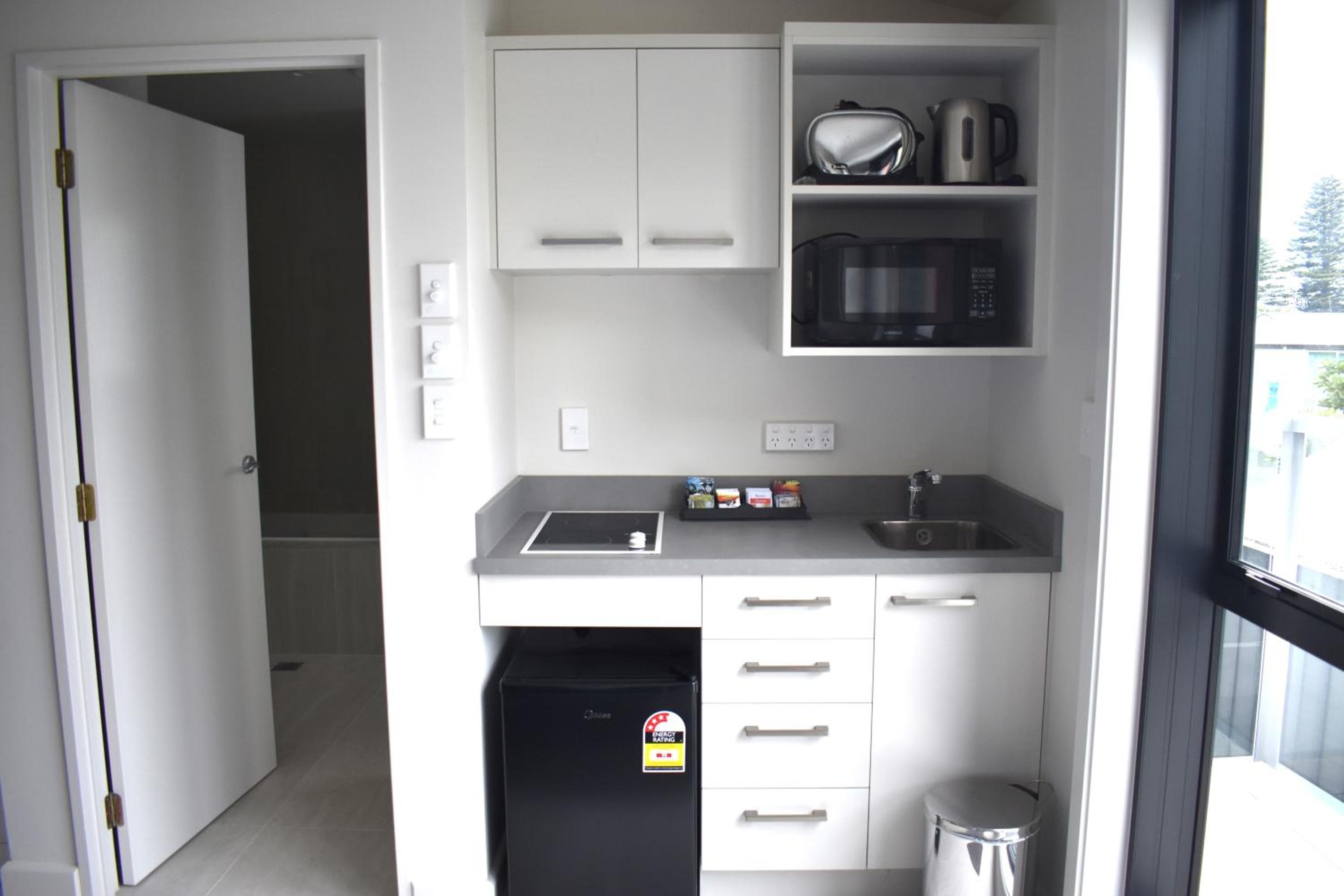 6 on Adams, Mount Maunganui, photo 4