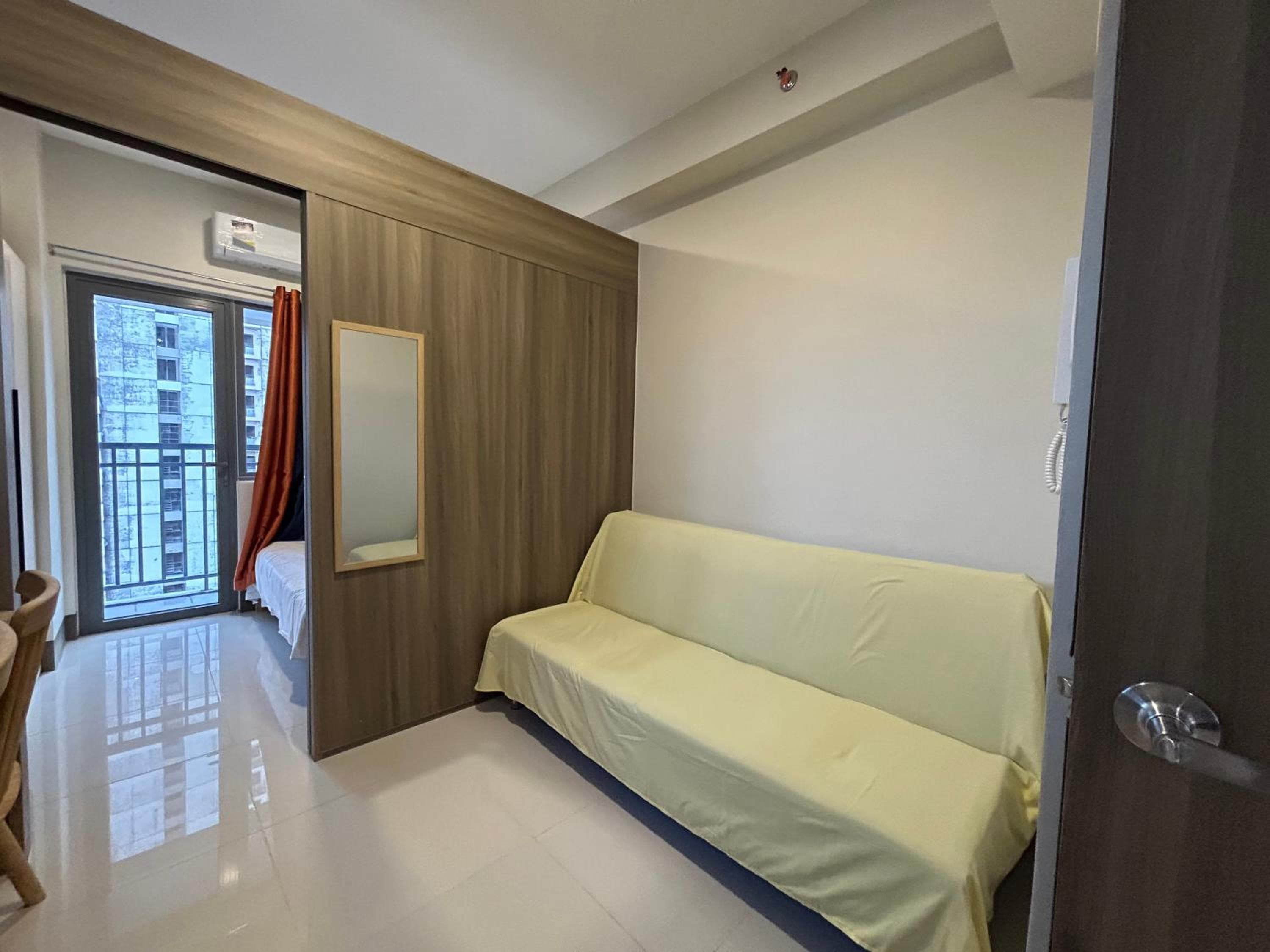 Cairong Inn Condominium TV with Netflix FAME RESIDENCES, Manila, photo 4