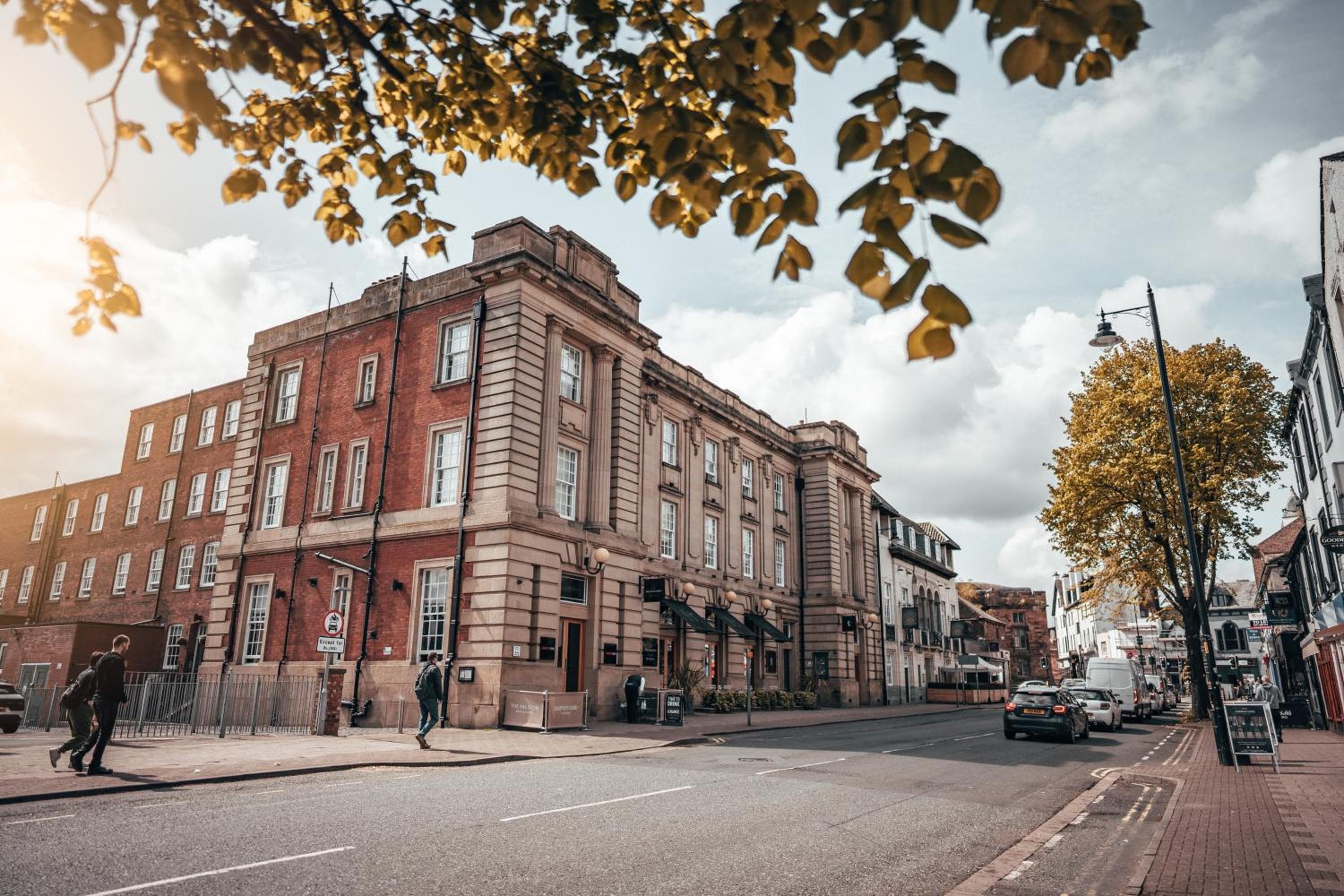 The Halston Carlisle, Carlisle