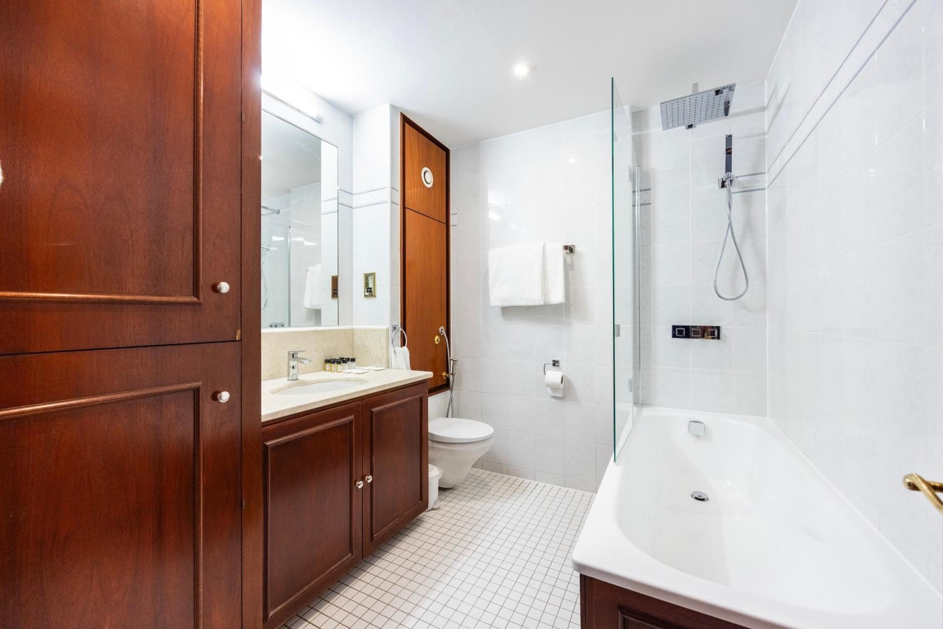 CARLTON COURT - MAYFAIR, London, photo 6