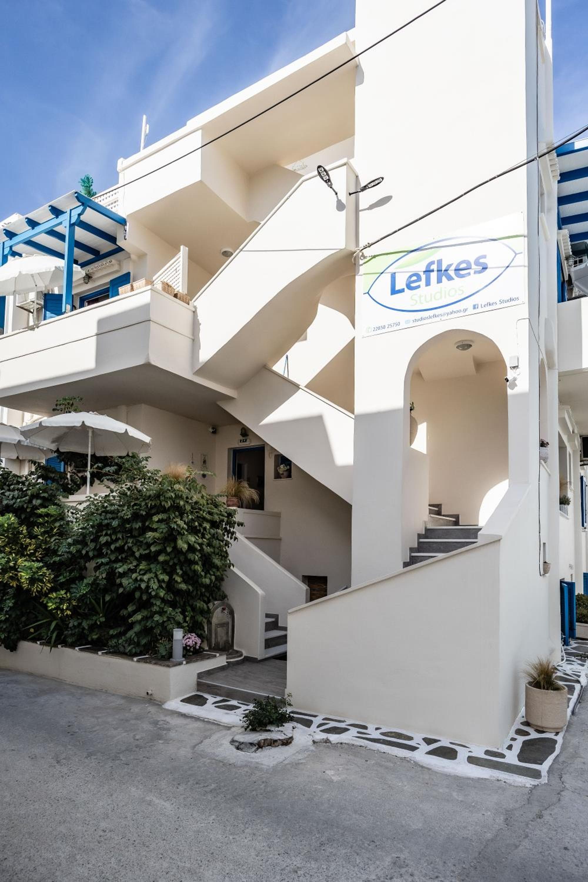 Lefkes Studios, Naxos Chora