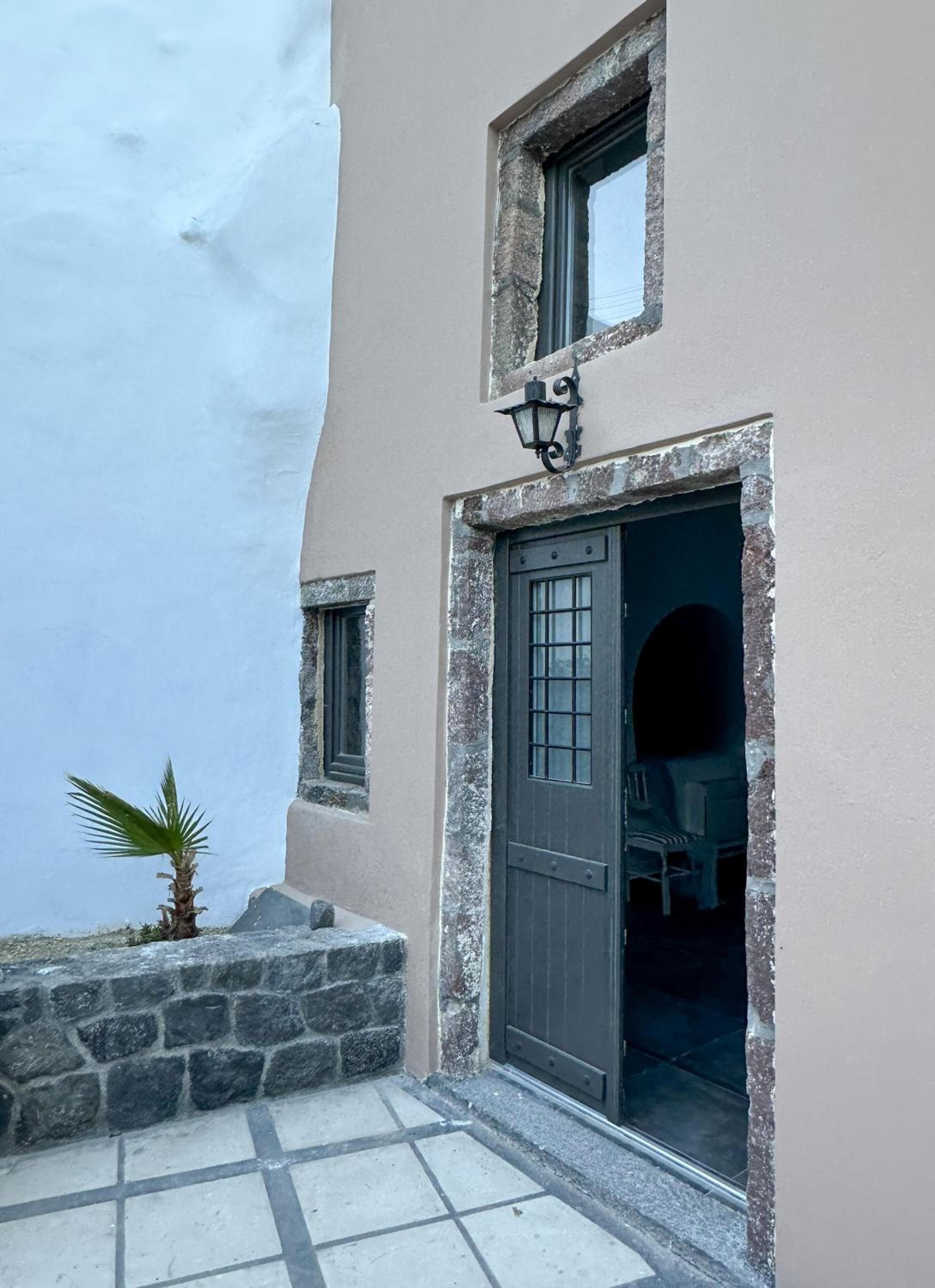 Paramythi Art Maison, Emporio Santorini