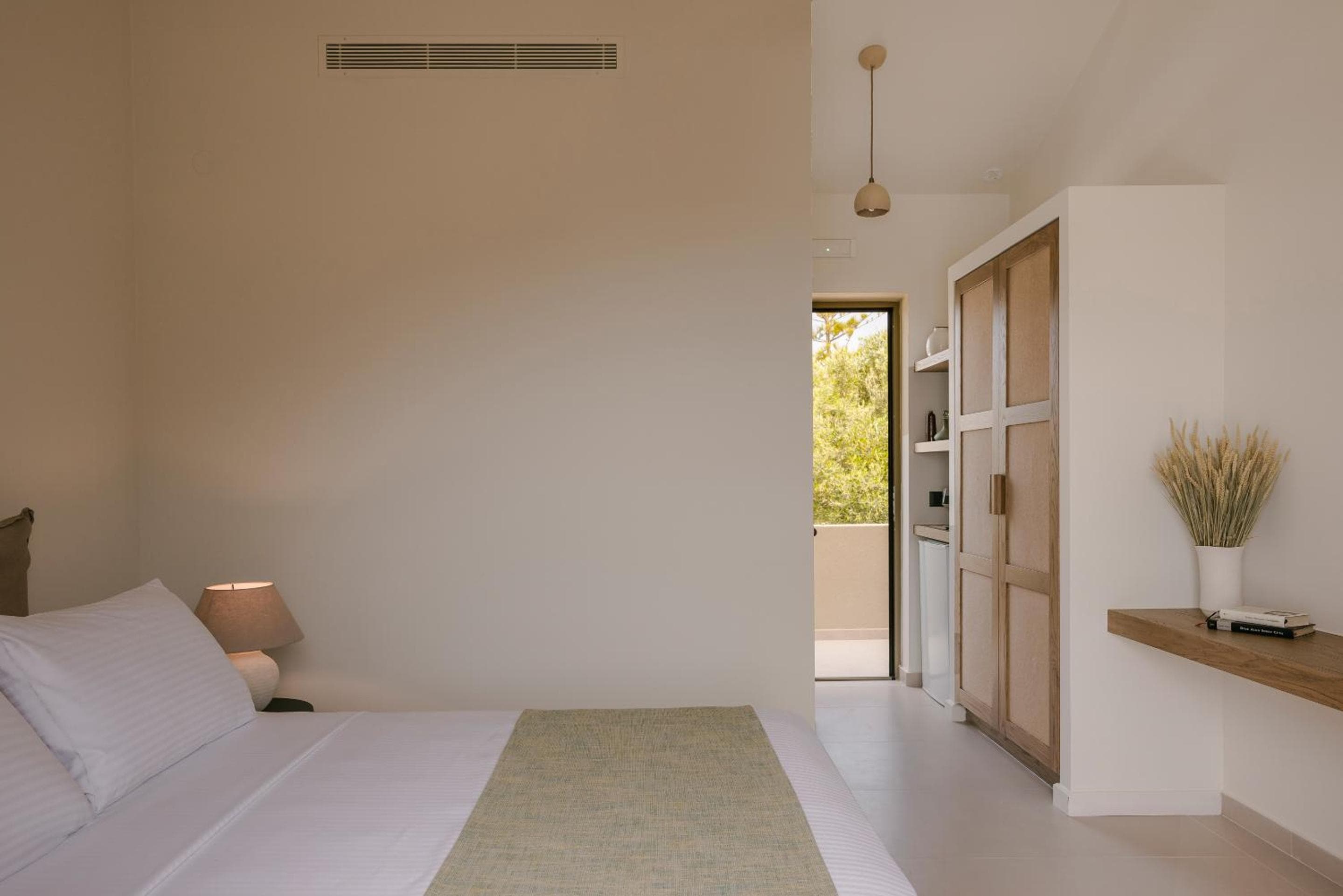 Rodi Studios, Karavadhos, photo 2