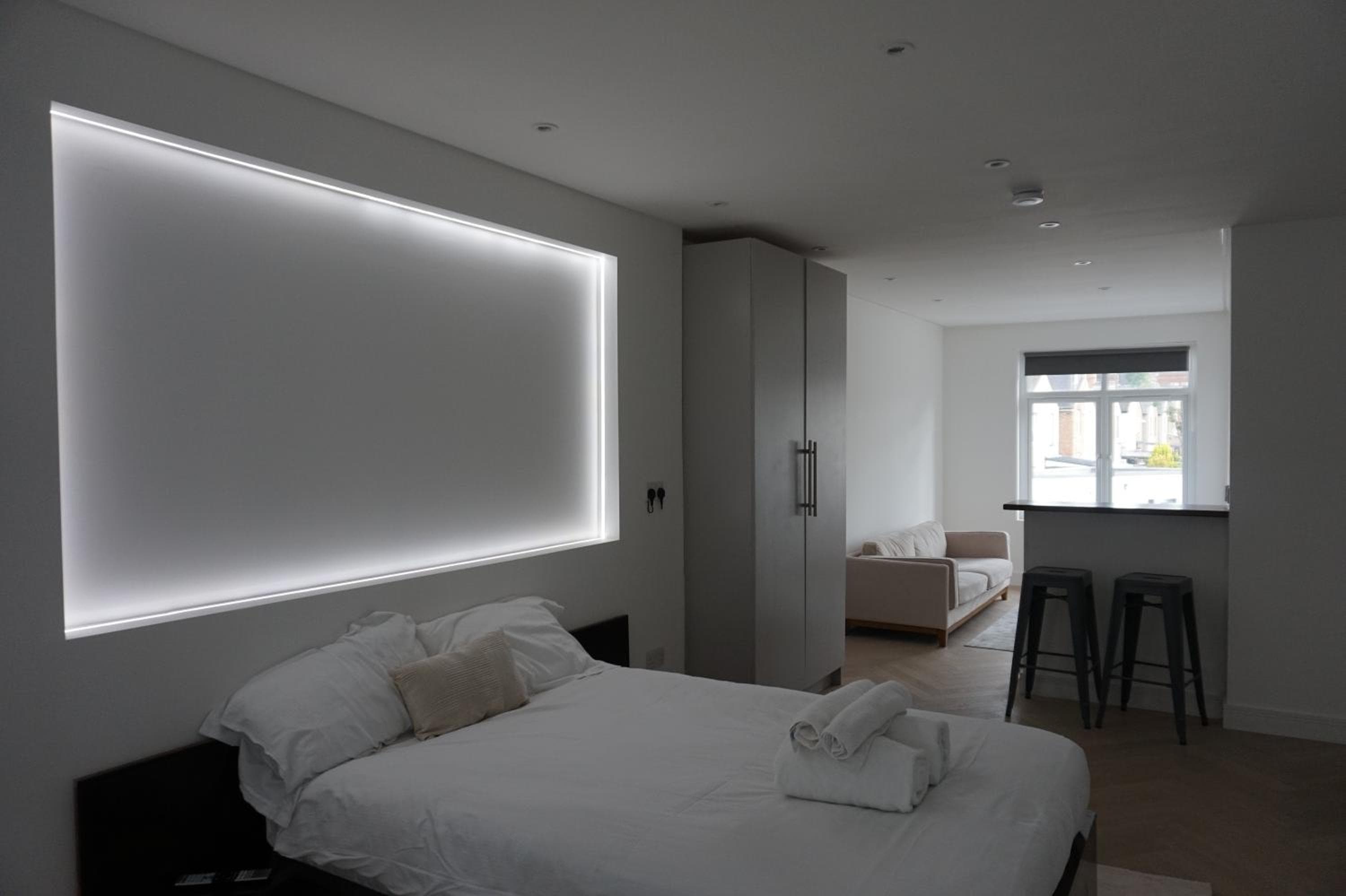 Luxurious London Studios, Harrow, photo 3