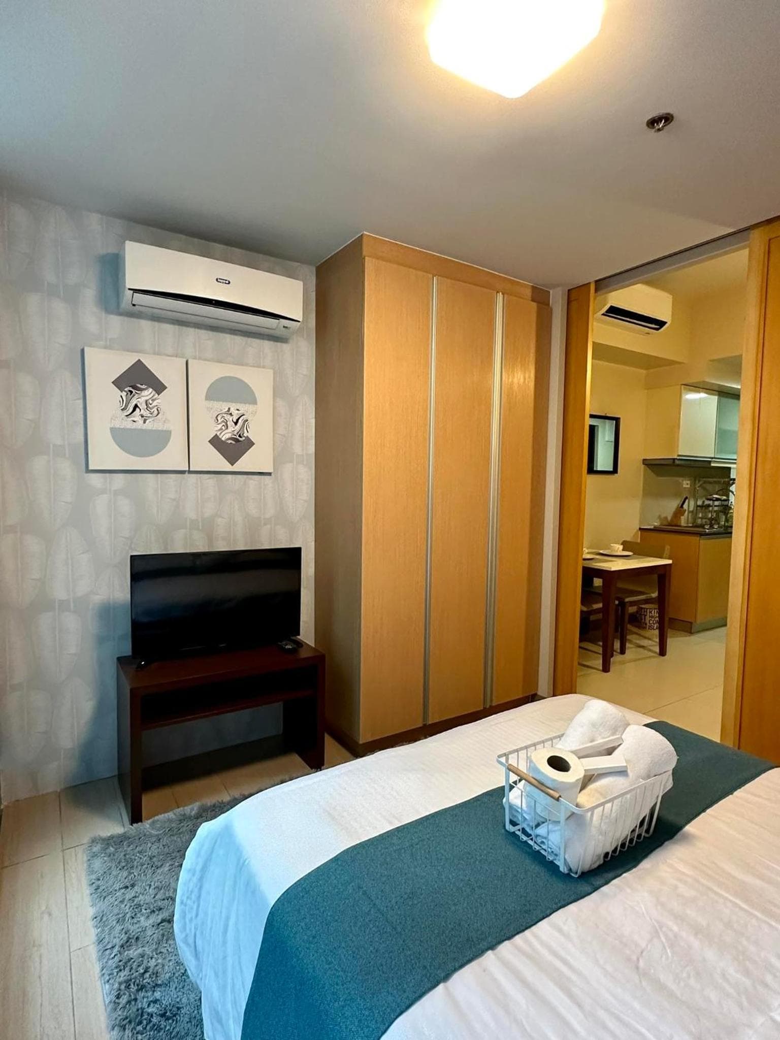 BGC One Uptown Suite by Christine Suites PH, Manila, photo 3