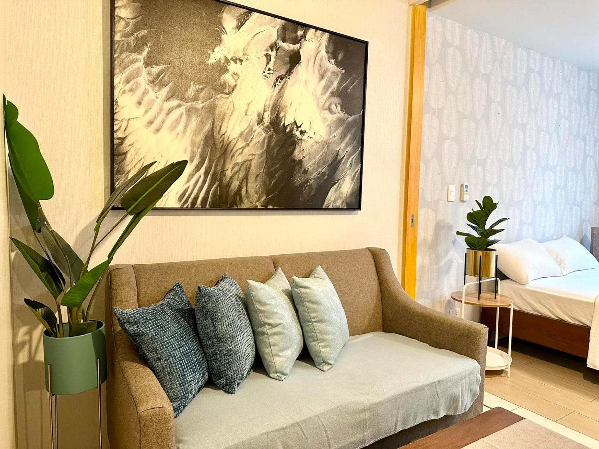 BGC One Uptown Suite by Christine Suites PH, Manila, photo 4