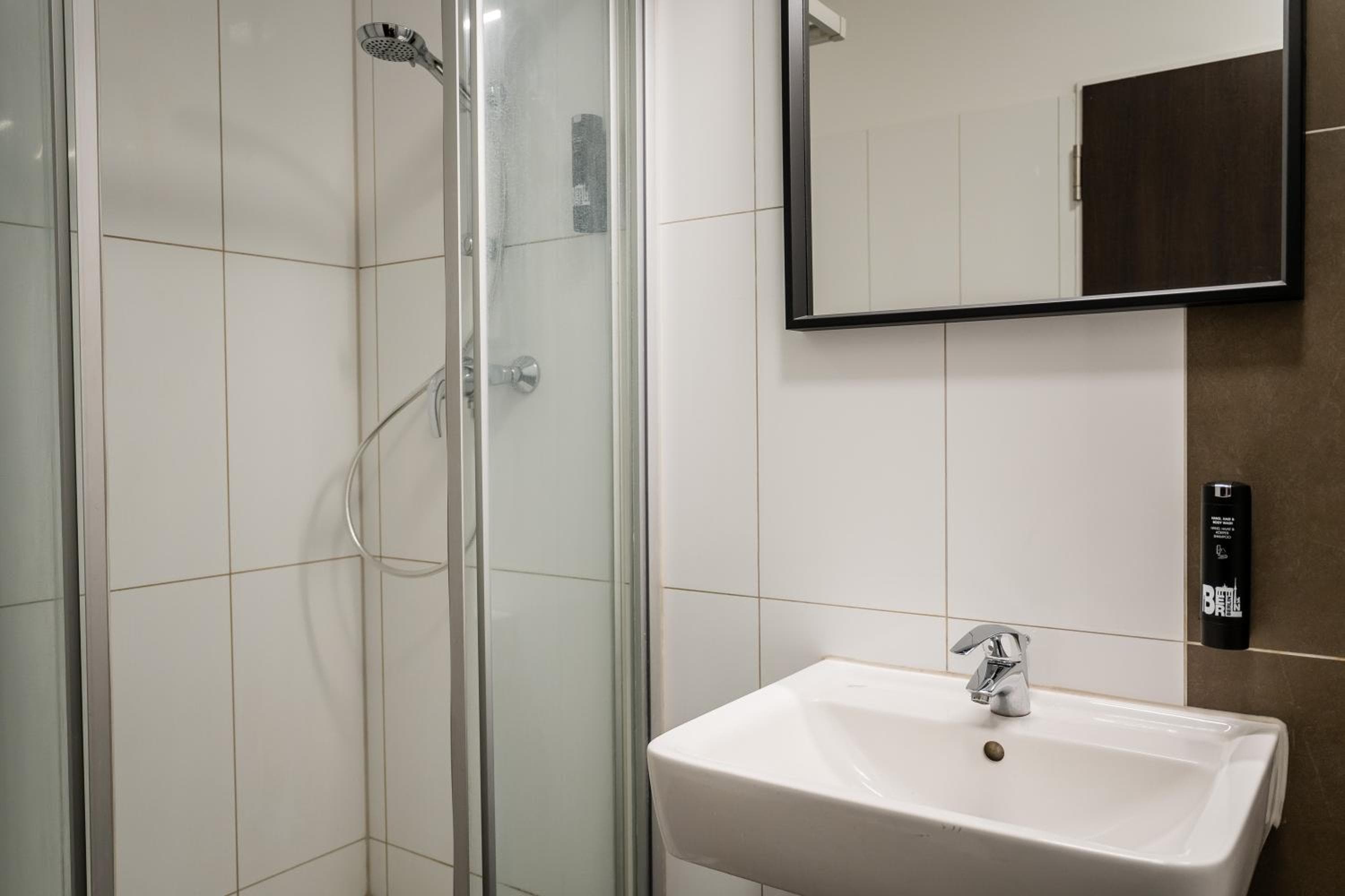 Apartmenthaus Berlin Neukölln, photo 2