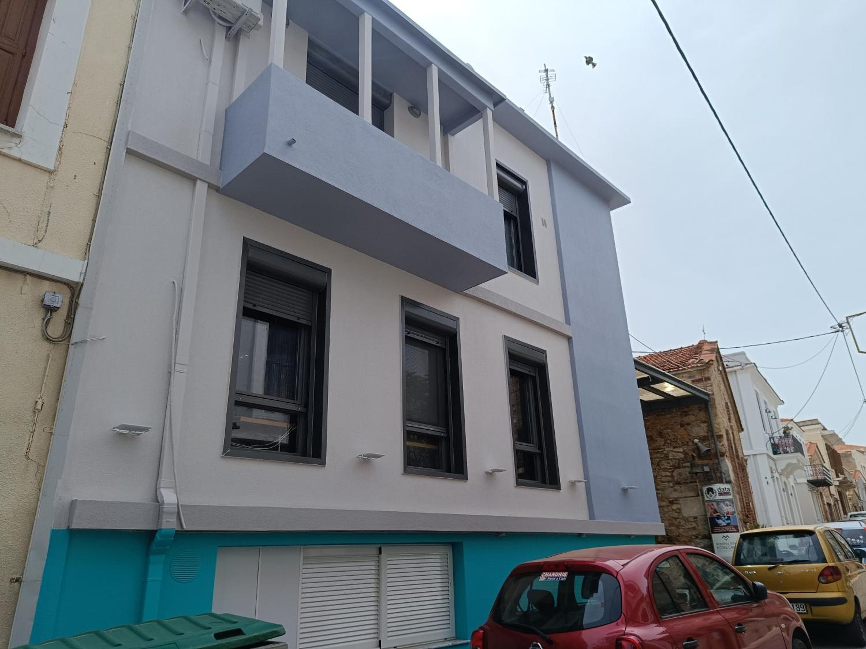 Data Maisonettes - City Center Budget Semi Basement, Chios