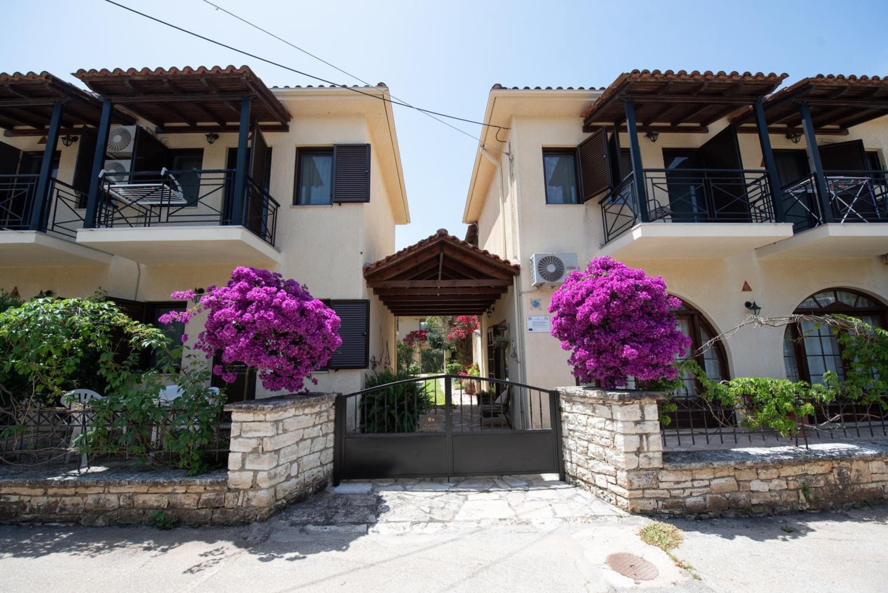 Raptis Aparthotel Sivota, Sivota