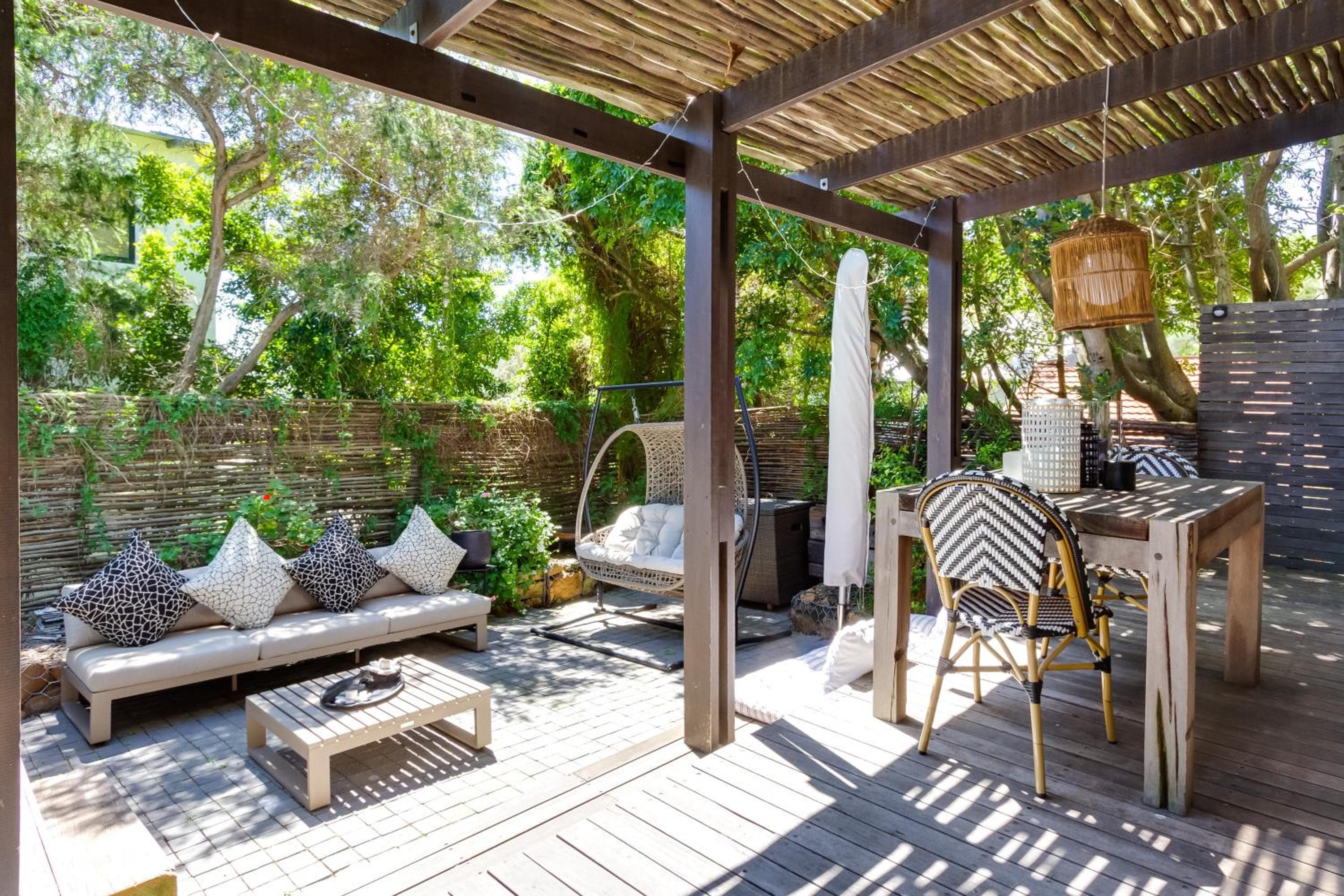 Sweet Greta Tranquil Garden Apartment with Pool, Cape Town, photo 6