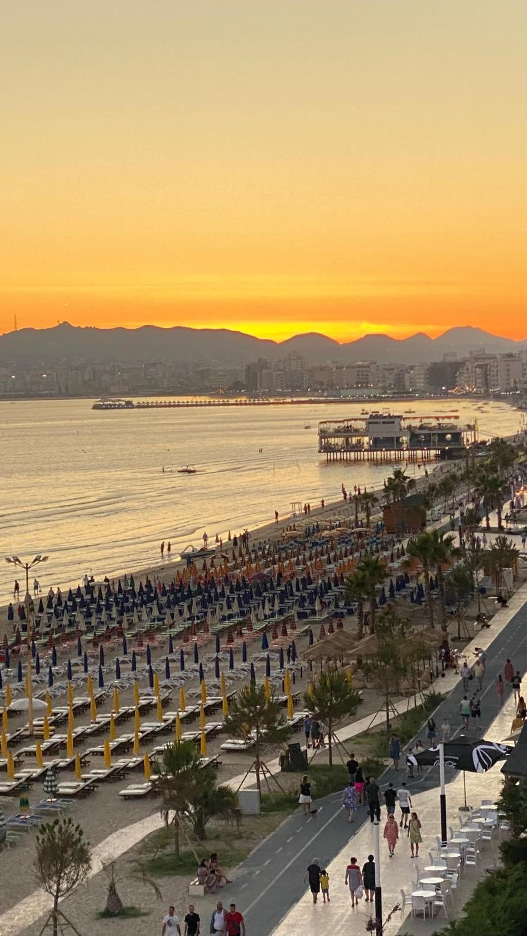 Wave Beachfront Apartments, Durrës